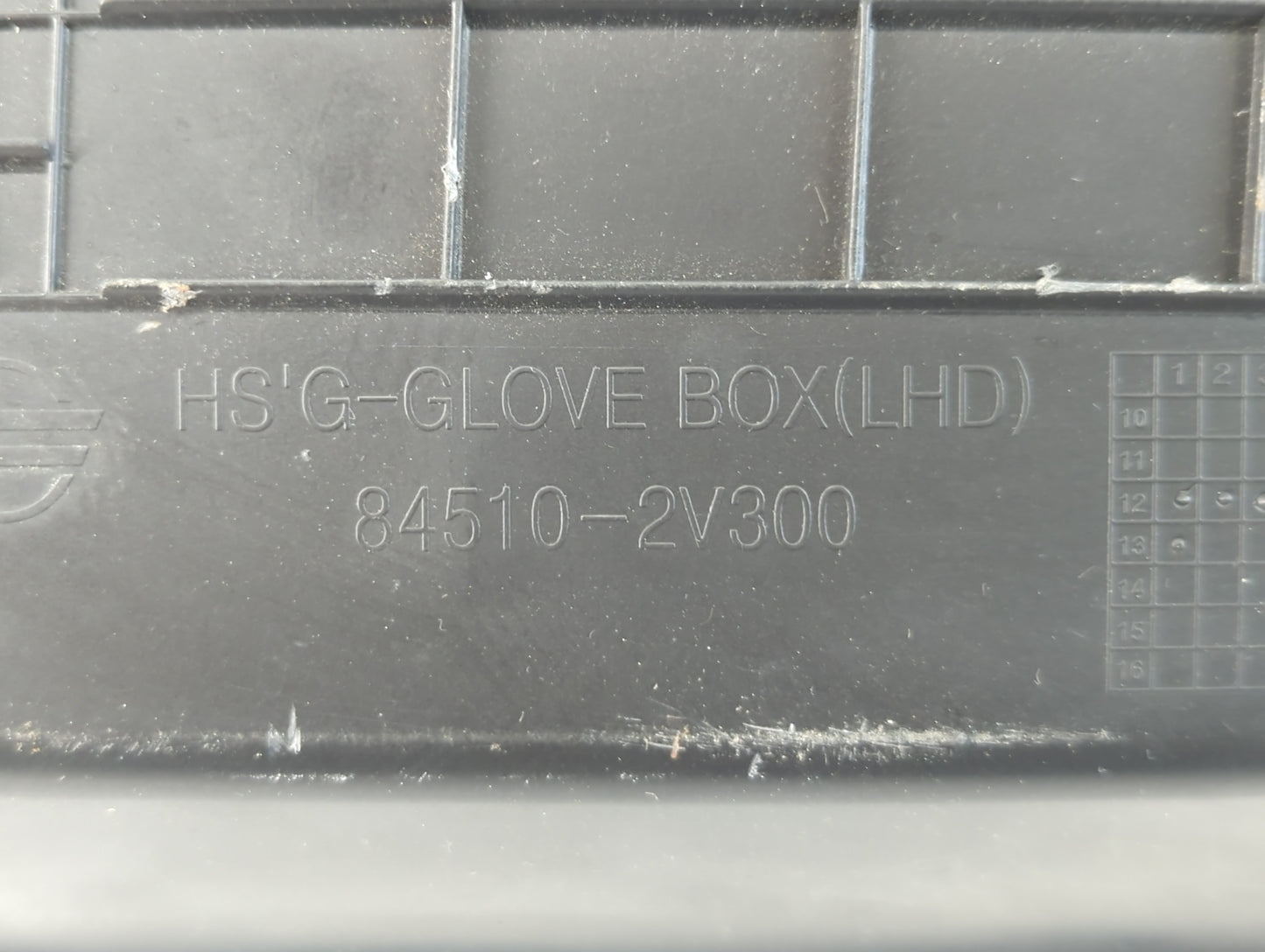 2013 Hyundai Veloster Passenger Glove Box Door Storage Compartment 842999 - Oemusedautoparts1.com