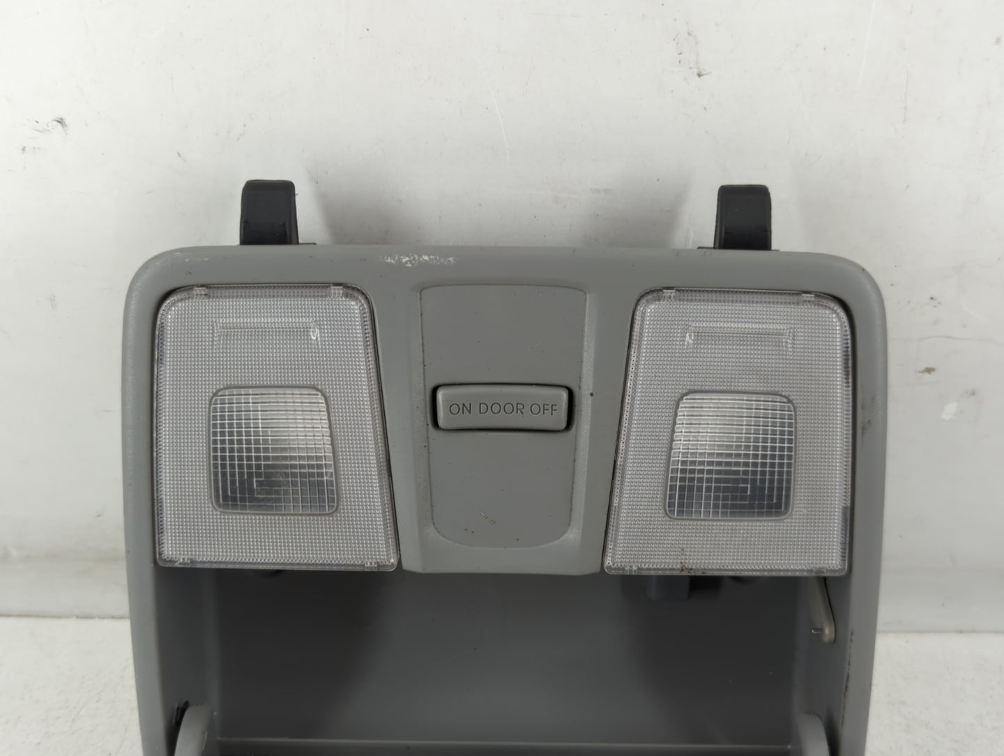 2012-2014 Hyundai Veloster Overhead Roof Console Interior Dome Light - Oemusedautoparts1.com