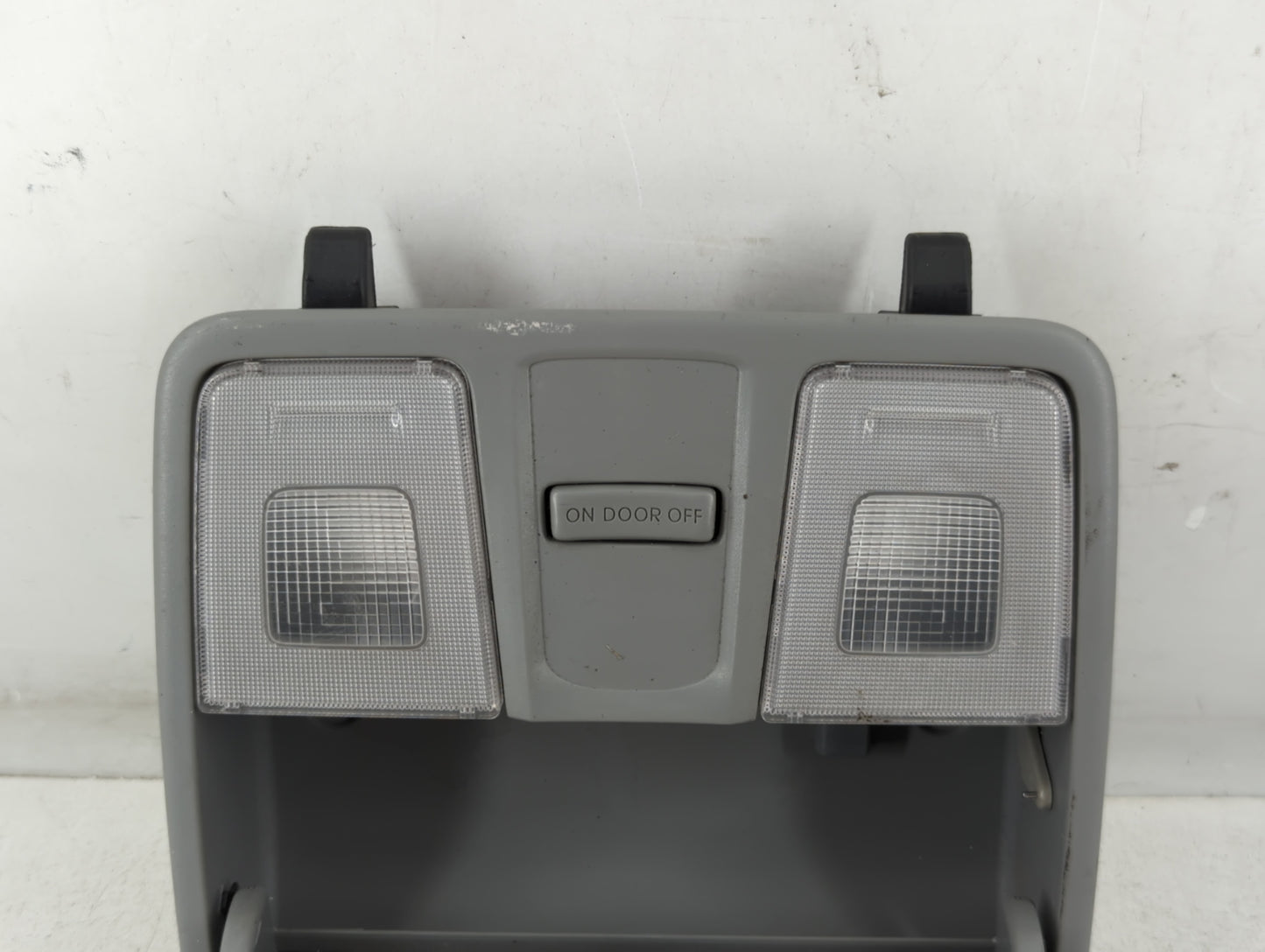 2012-2014 Hyundai Veloster Overhead Roof Console Interior Dome Light - Oemusedautoparts1.com