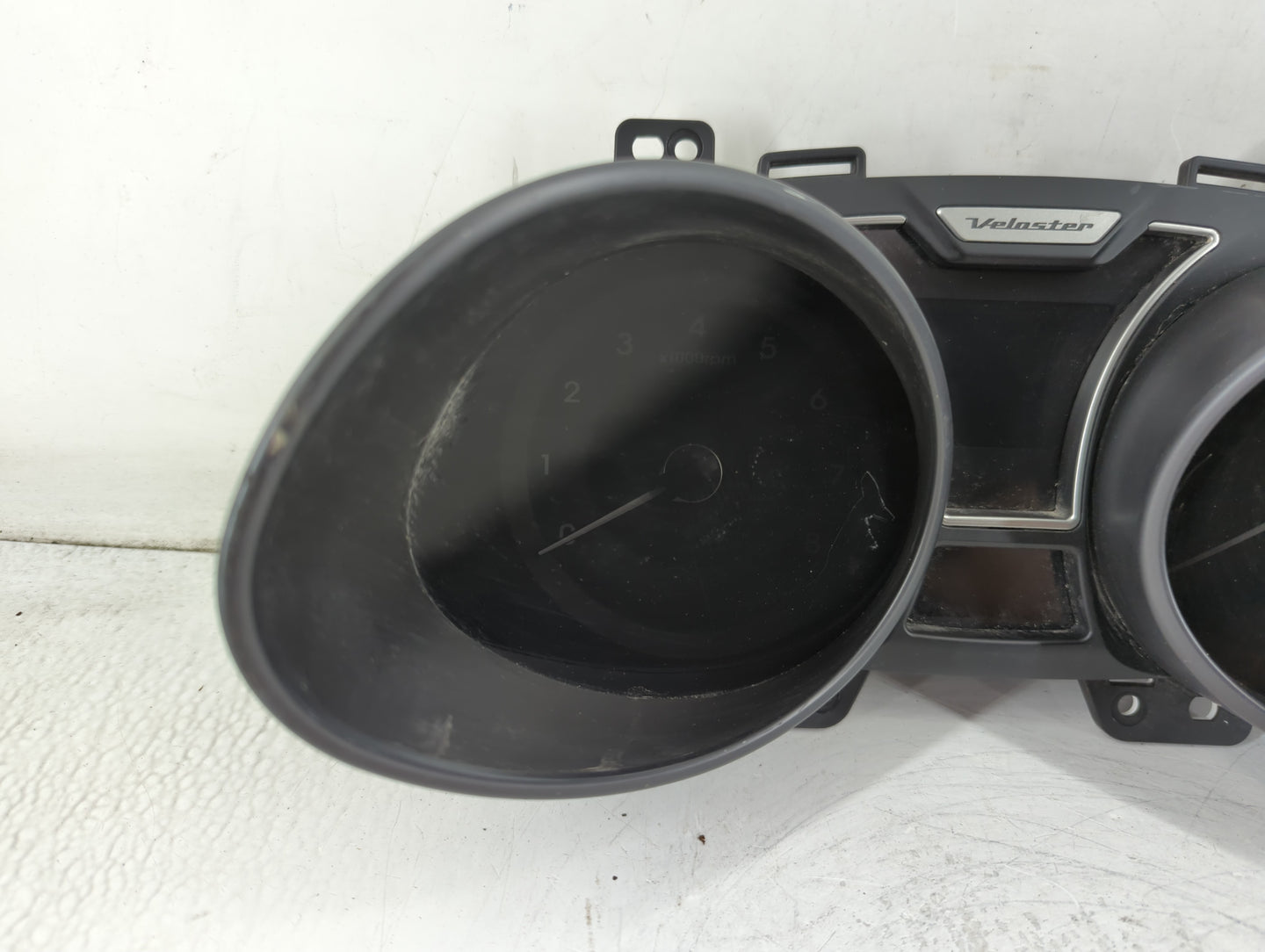 2012-2015 Hyundai Veloster Instrument Cluster Speedometer Gauges P/N:94011-2V331PD5 Fits Fits 2012 2013 2014 2015 OEM Used A
