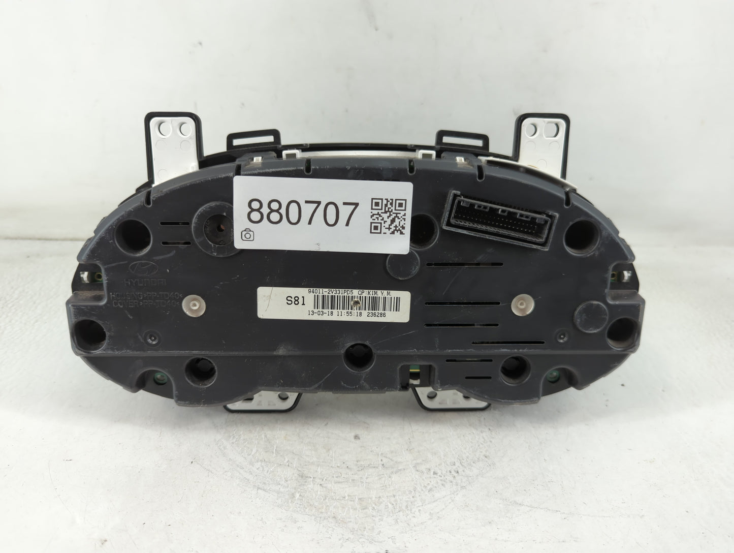 2012-2015 Hyundai Veloster Instrument Cluster Speedometer Gauges P/N:94011-2V331PD5 Fits Fits 2012 2013 2014 2015 OEM Used A