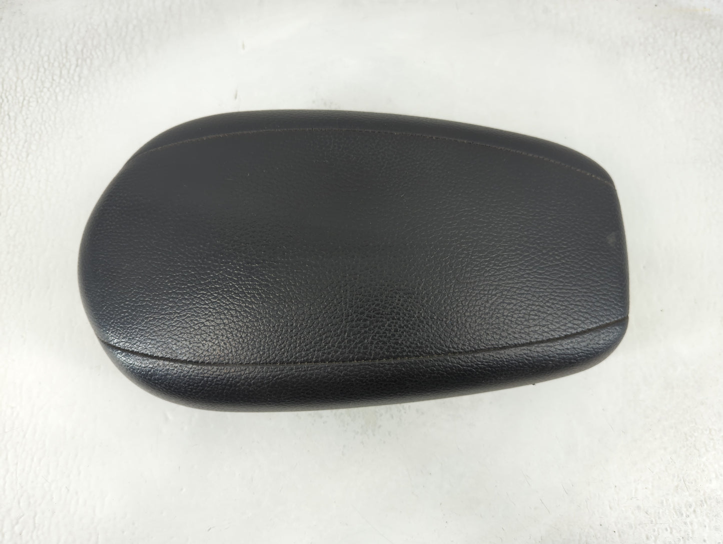 2013-2017 Hyundai Veloster Center Console Armrest Cover Lid P/N:130314 Fits Fits 2013 2014 2015 2016 2017 OEM Used Auto Part