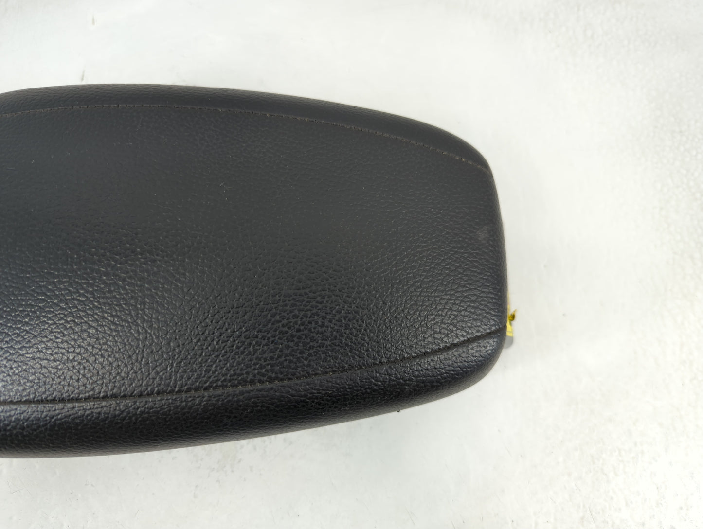 2013-2017 Hyundai Veloster Center Console Armrest Cover Lid P/N:130314 Fits Fits 2013 2014 2015 2016 2017 OEM Used Auto Part