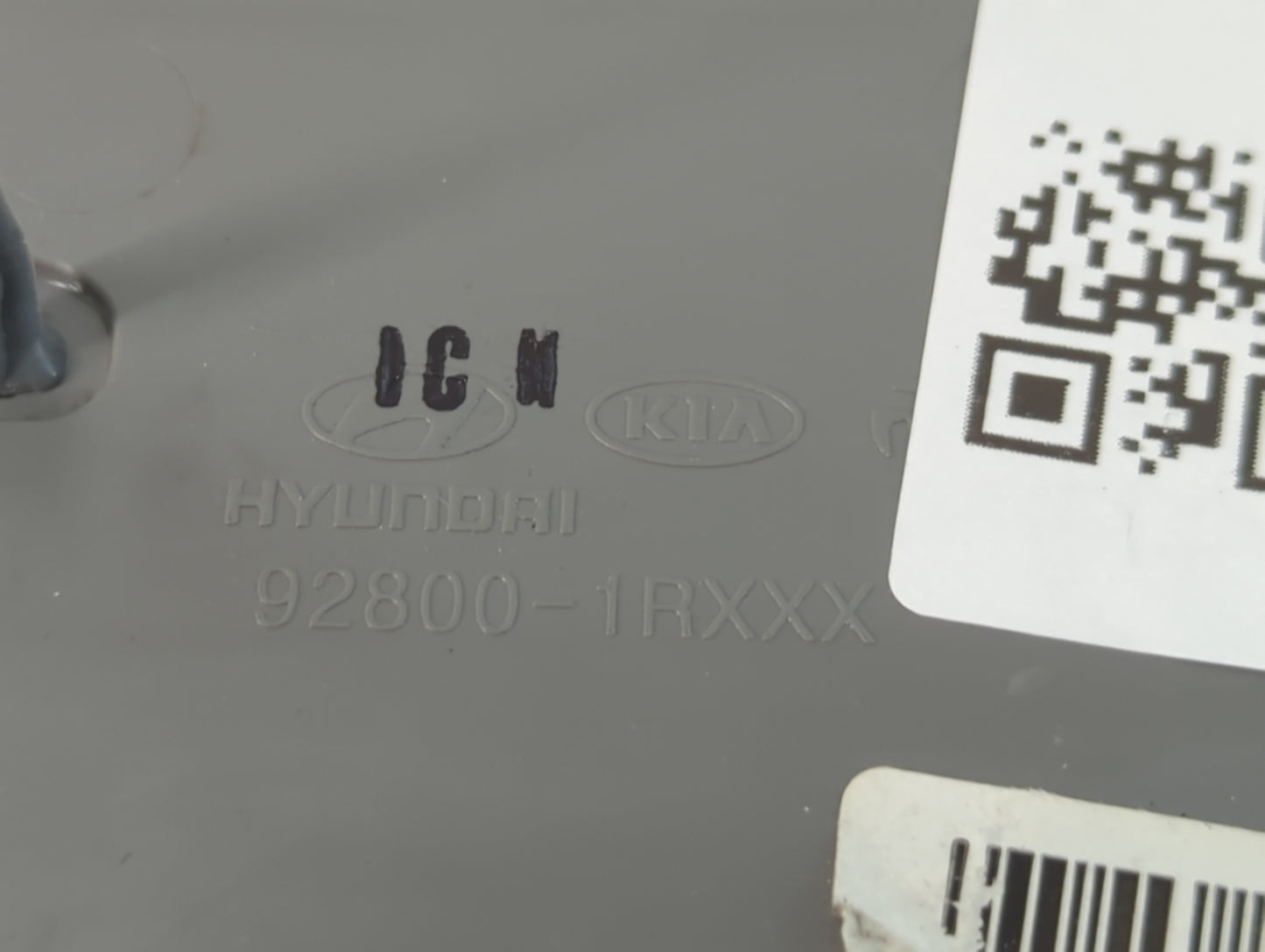 2013 Hyundai Veloster Overhead Roof Console - Oemusedautoparts1.com
