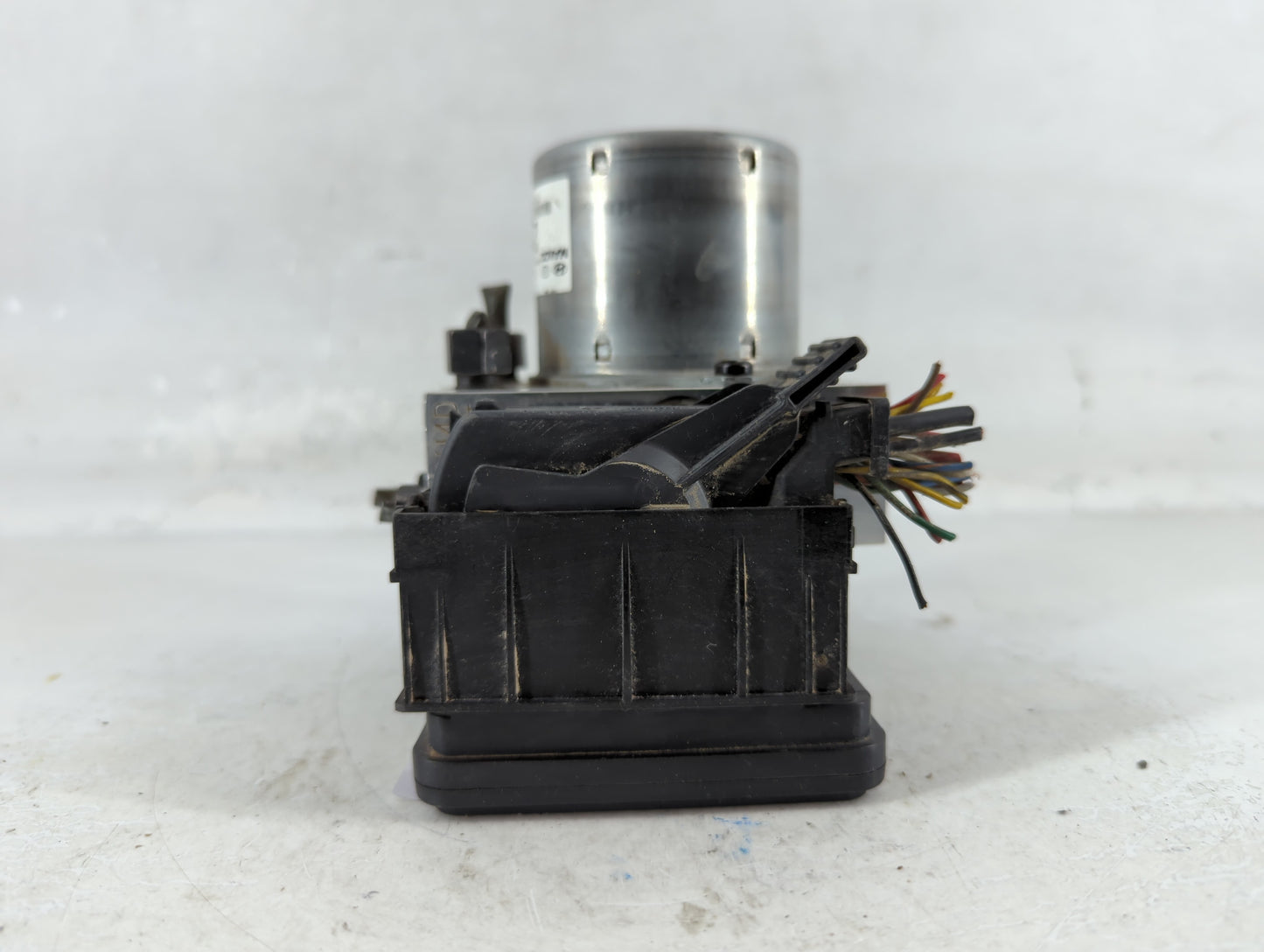2013 Hyundai Veloster ABS Pump Control Module Replacement P/N:58920-2V450 Fits OEM Used Auto Parts - Oemusedautoparts1.com