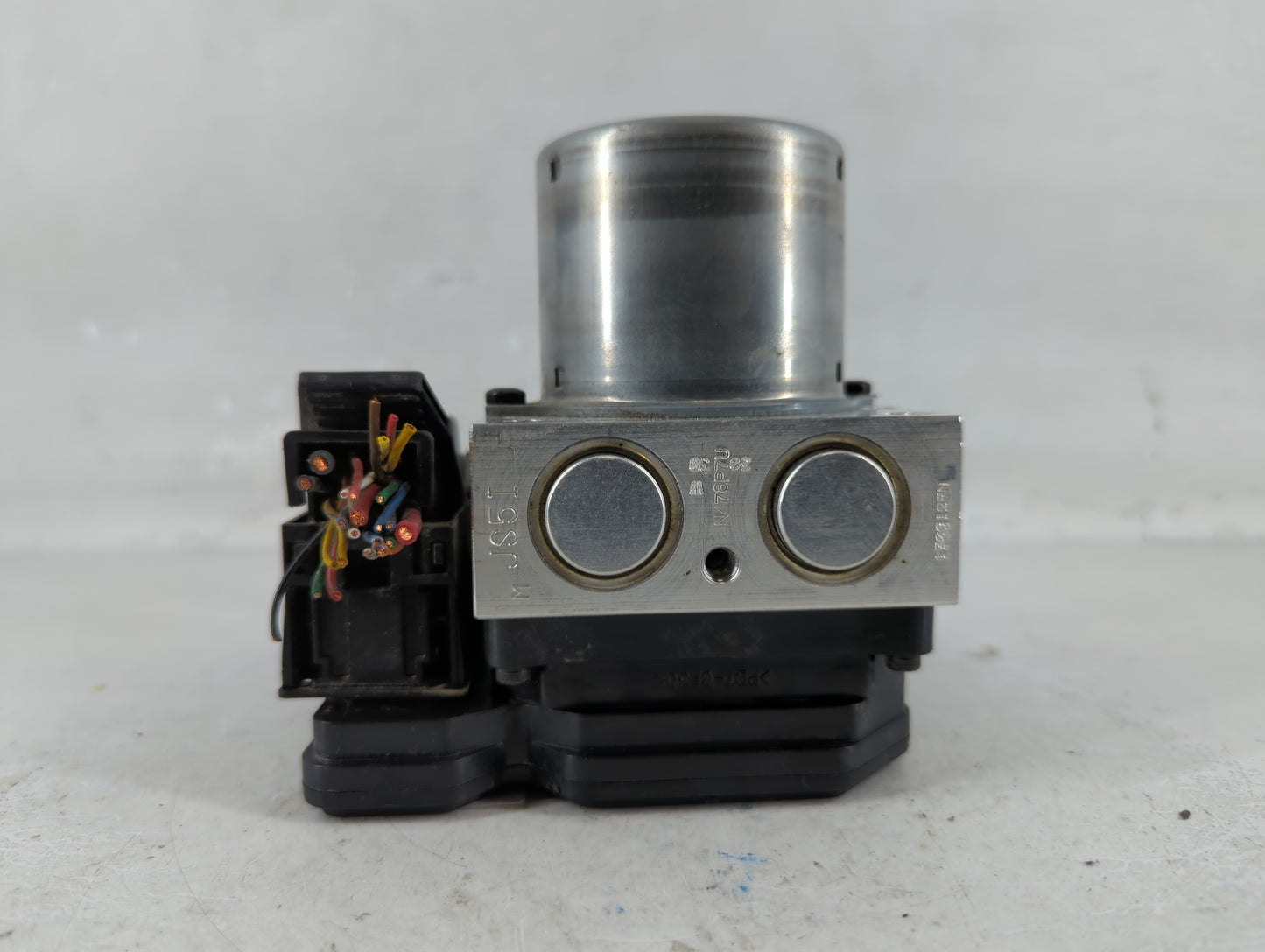 2013 Hyundai Veloster ABS Pump Control Module Replacement P/N:58920-2V450 Fits OEM Used Auto Parts - Oemusedautoparts1.com
