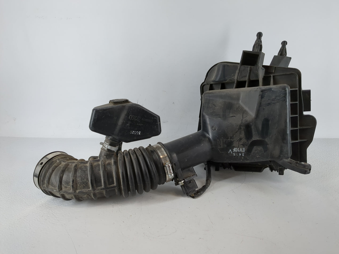 2013 Infiniti Ex37 Air Cleaner Intake-duct Hose Tube - Oemusedautoparts1.com