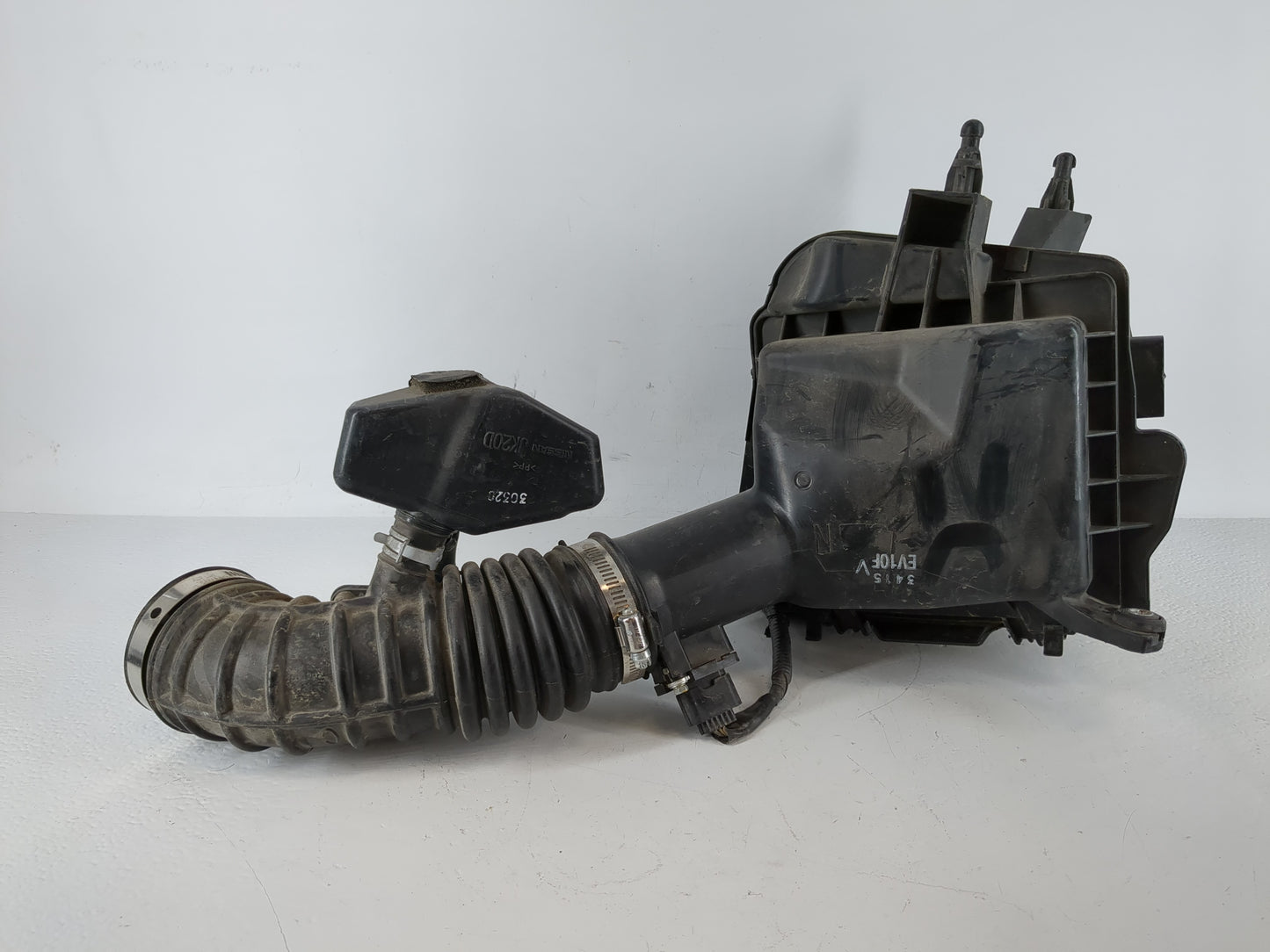 2013 Infiniti Ex37 Air Cleaner Intake-duct Hose Tube - Oemusedautoparts1.com