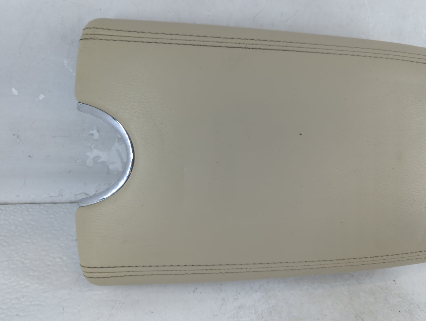 2013 Infiniti Ex37 Center Console Armrest Cover Lid Fits OEM Used Auto Parts - Oemusedautoparts1.com