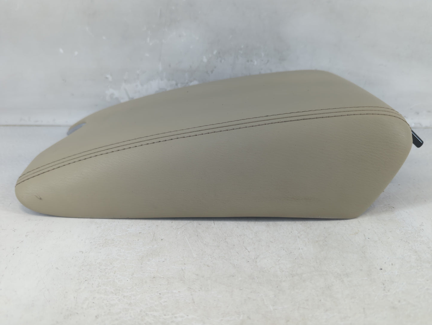 2013 Infiniti Ex37 Center Console Armrest Cover Lid Fits OEM Used Auto Parts - Oemusedautoparts1.com