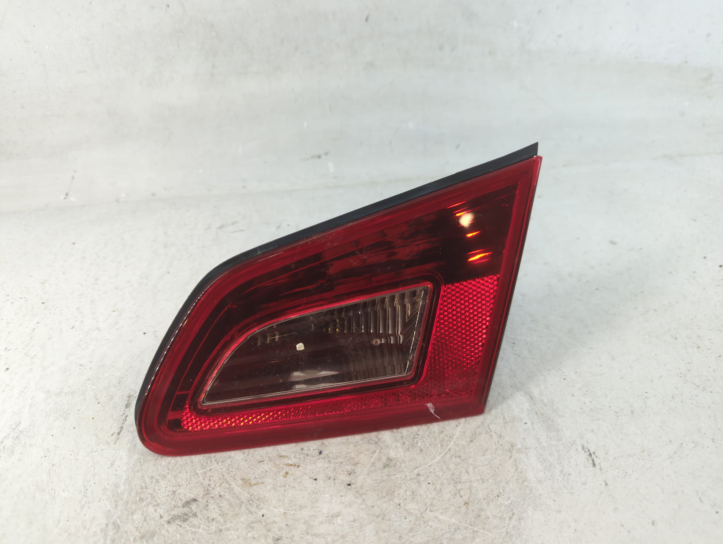 2007-2008 Infiniti G35 Tail Light Assembly Passenger Right OEM Fits Fits 2007 2008 2009 2010 2011 2012 2013 2015 OEM Used Au