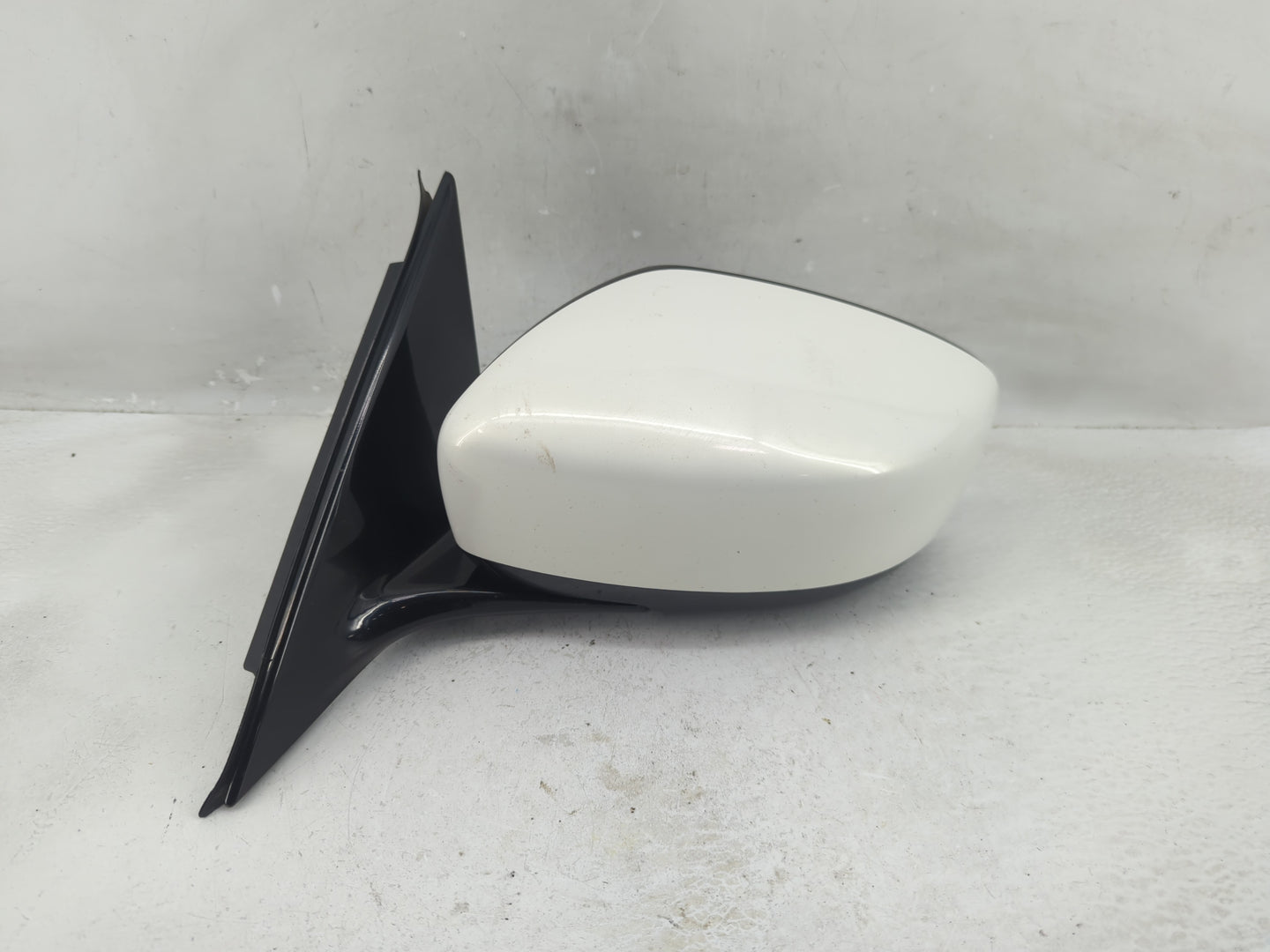 2010-2013 Infiniti G37 Driver Side View Mirror - Left Door Mirror OEM Used - Oemusedautoparts1.com