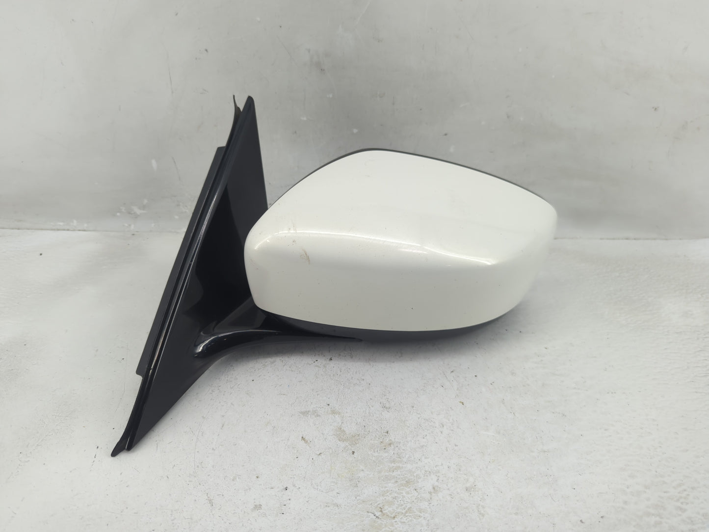 2010-2013 Infiniti G37 Driver Side View Mirror - Left Door Mirror OEM Used - Oemusedautoparts1.com