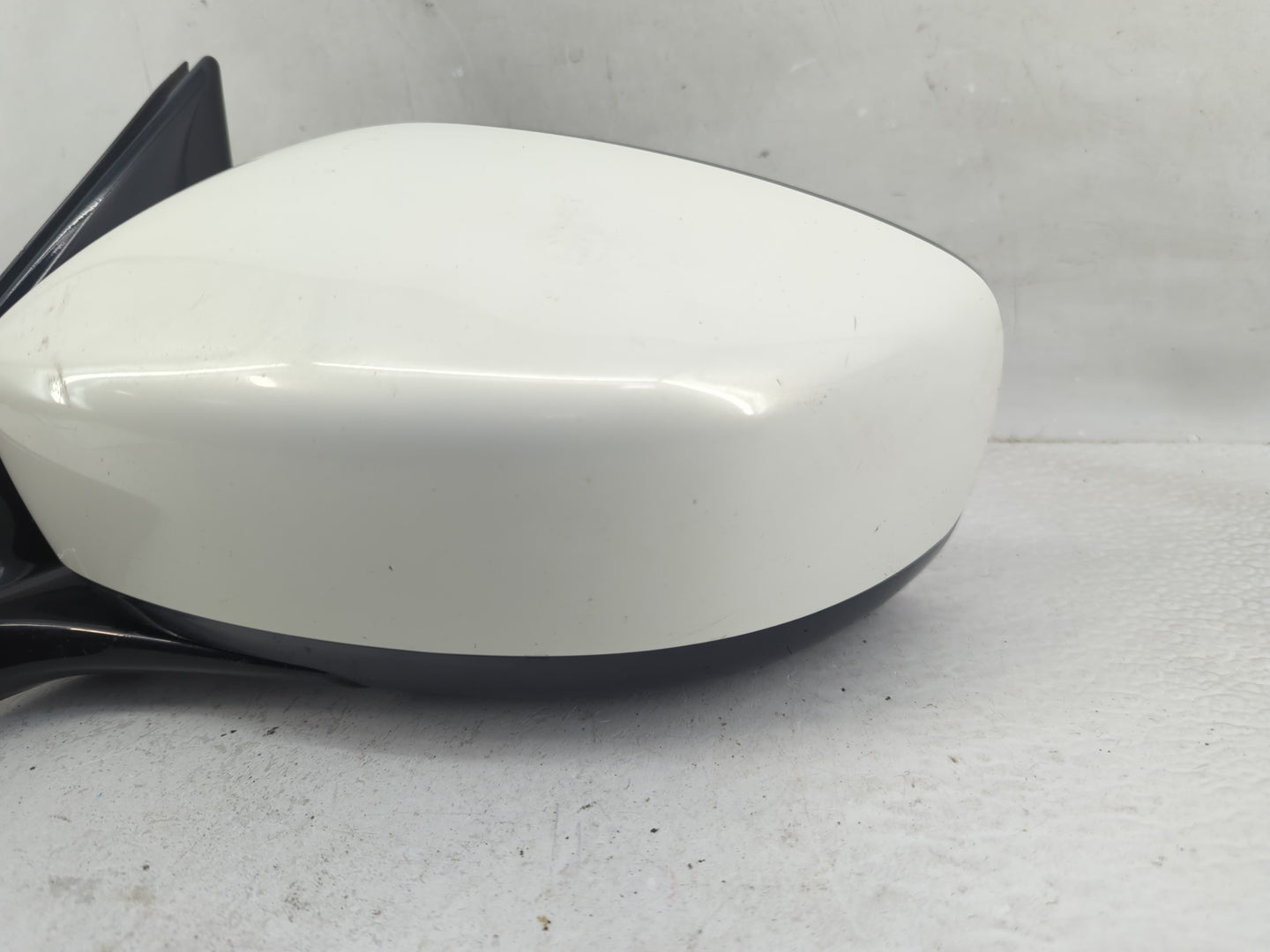2010-2013 Infiniti G37 Driver Side View Mirror - Left Door Mirror OEM Used - Oemusedautoparts1.com