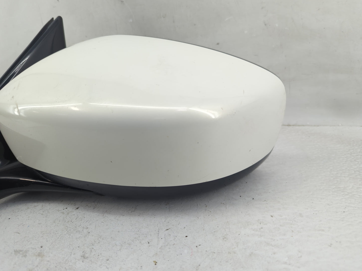 2010-2013 Infiniti G37 Driver Side View Mirror - Left Door Mirror OEM Used - Oemusedautoparts1.com