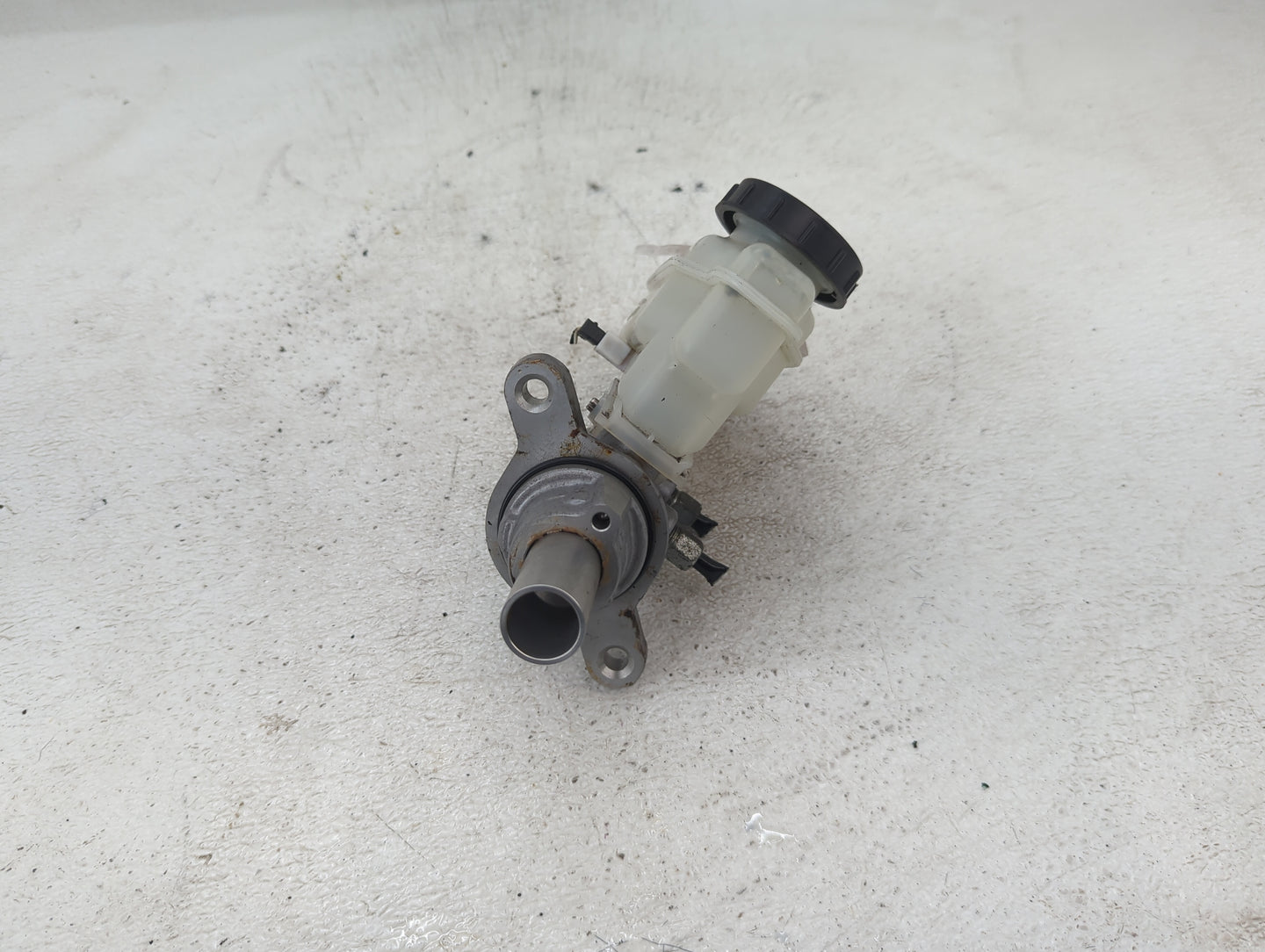 2008-2013 Infiniti G37 Brake Master Cylinder - Oemusedautoparts1.com