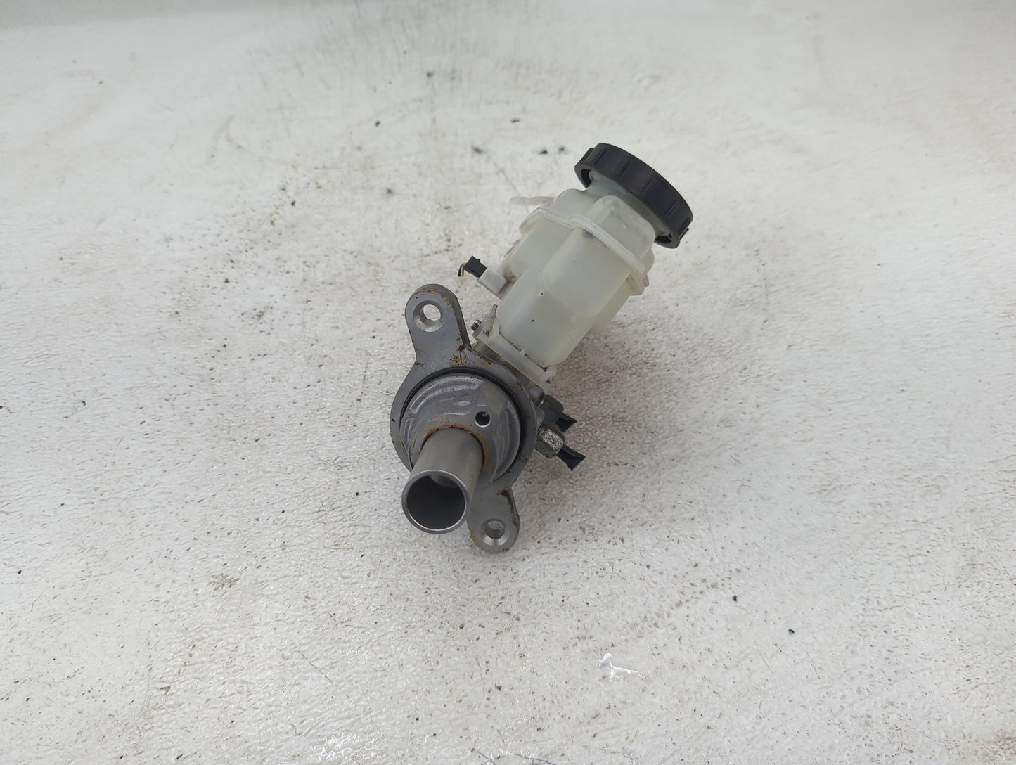 2008-2013 Infiniti G37 Brake Master Cylinder - Oemusedautoparts1.com