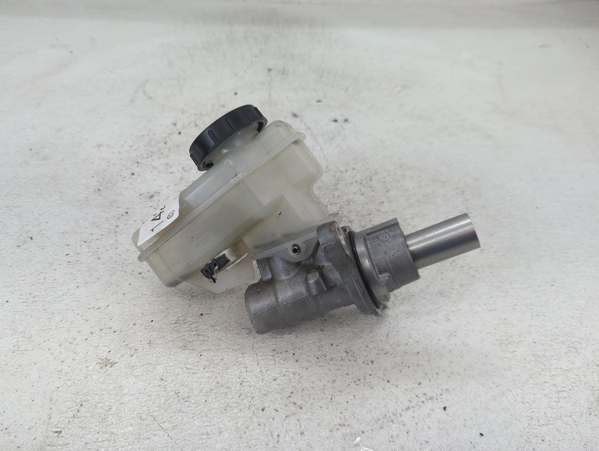 2008-2013 Infiniti G37 Brake Master Cylinder - Oemusedautoparts1.com