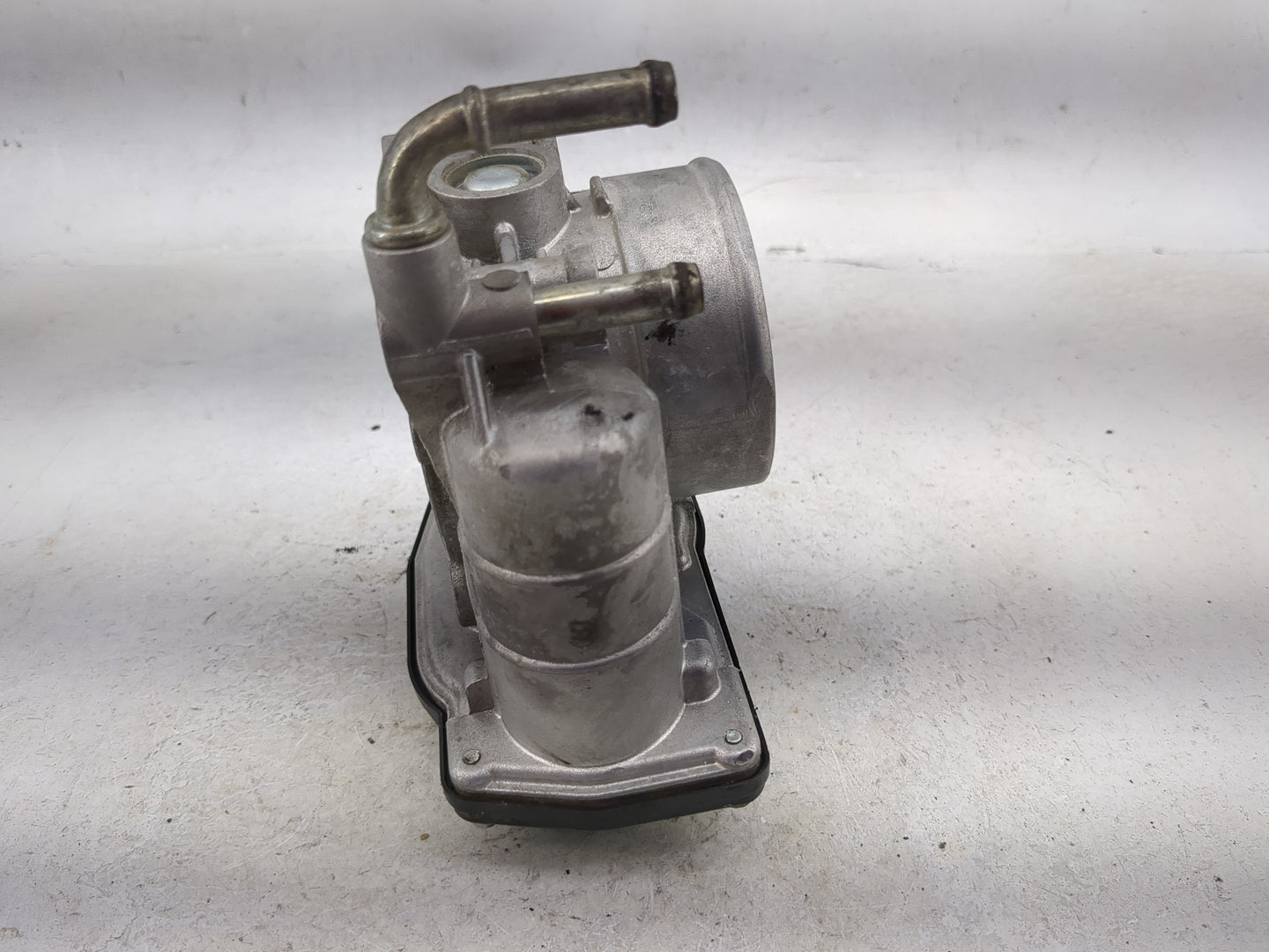2013 Infiniti G37 Throttle Body P/N:SERA 526-01 Fits OEM Used Auto Parts - Oemusedautoparts1.com