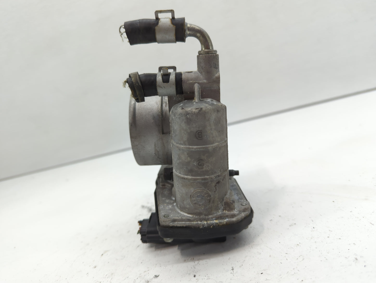 2008-2013 Infiniti G37 Throttle Body P/N:526-023108 Fits OEM Used Auto Parts - Oemusedautoparts1.com