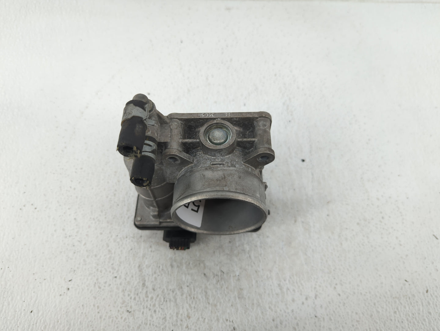 2008-2013 Infiniti G37 Throttle Body P/N:3905H RME60-16 Fits OEM Used Auto Parts - Oemusedautoparts1.com