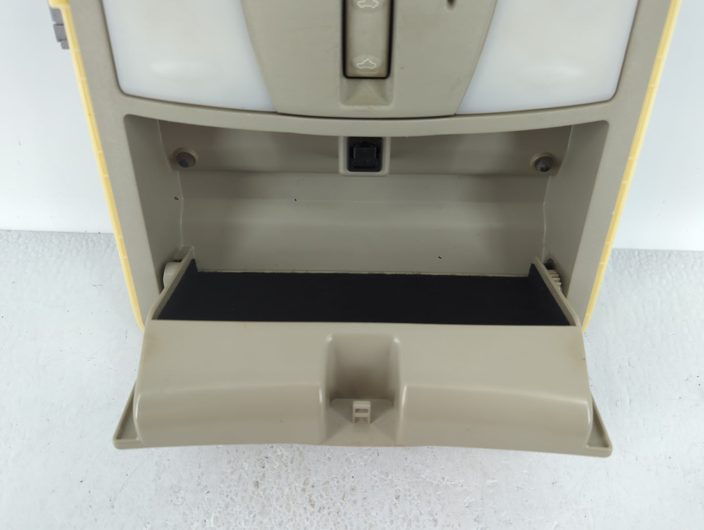 2013 Infiniti G37 Overhead Roof Console - Oemusedautoparts1.com