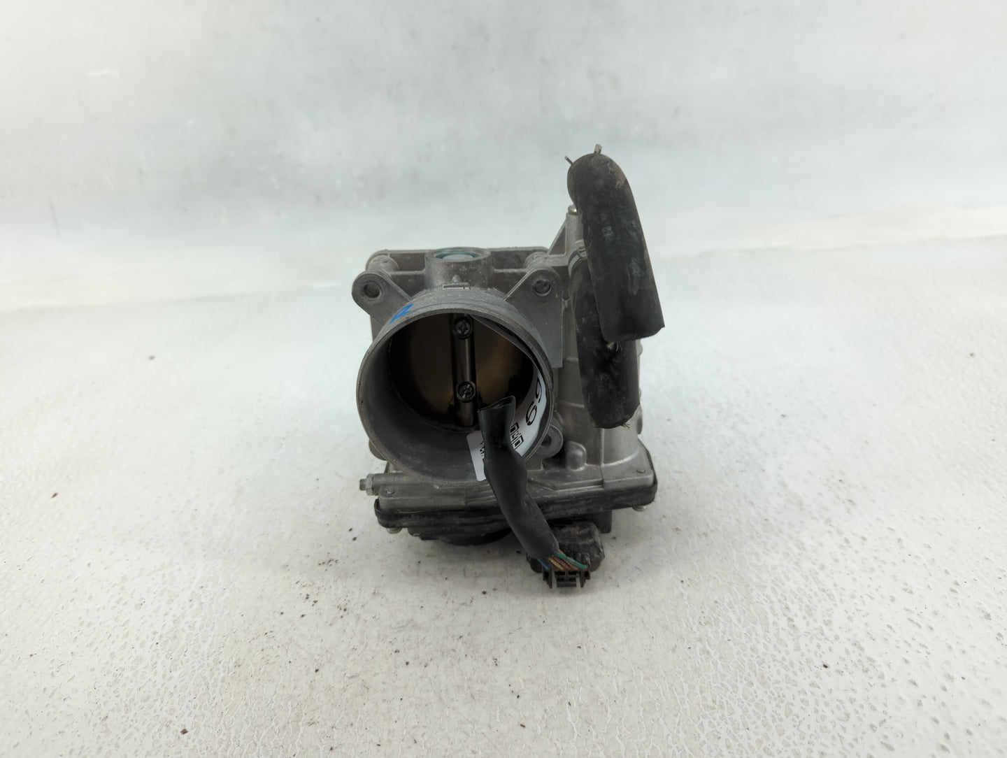 2008-2013 Infiniti G37 Throttle Body P/N:3304H RME60-21 Fits OEM Used Auto Parts - Oemusedautoparts1.com
