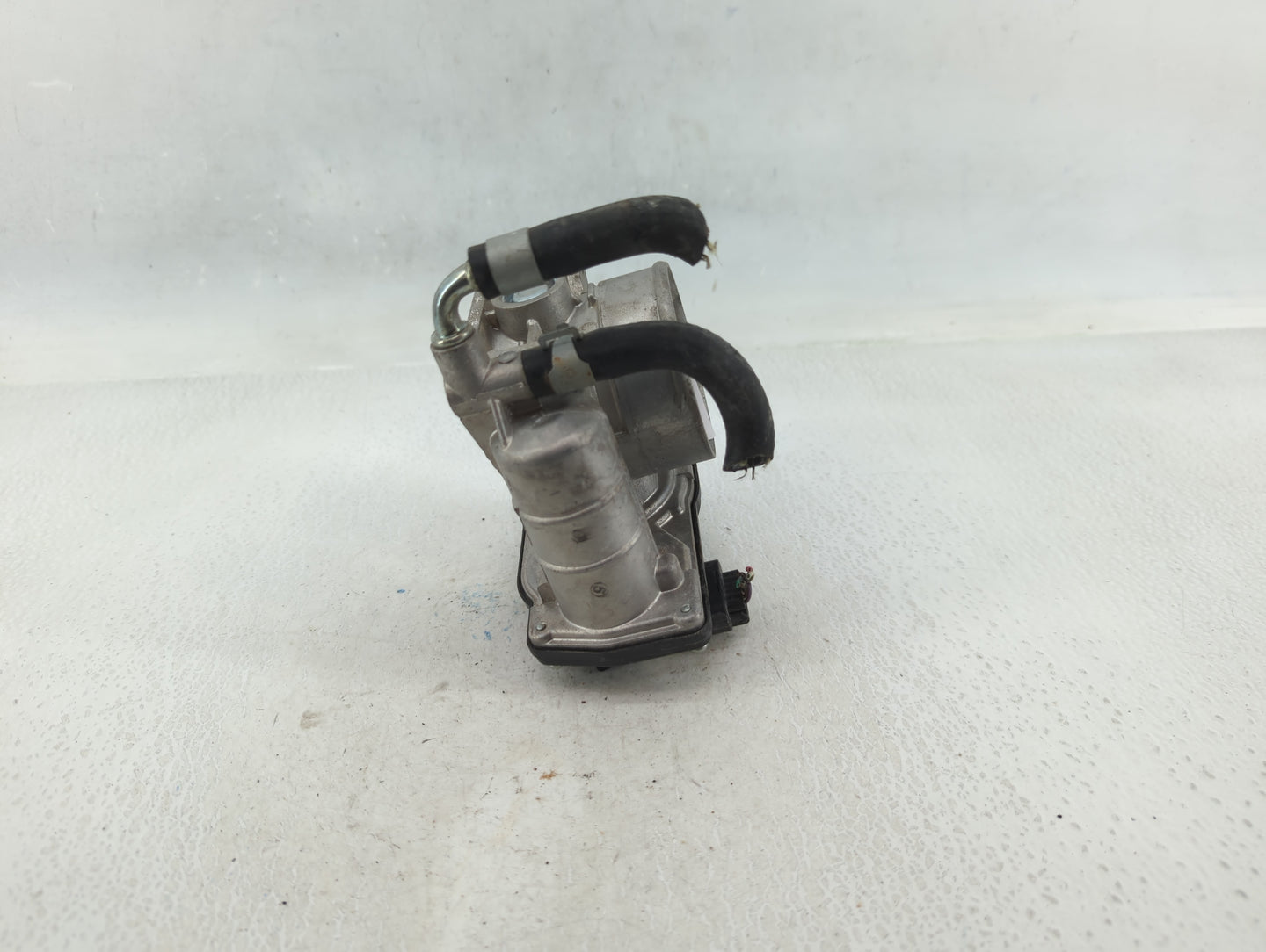 2008-2013 Infiniti G37 Throttle Body P/N:3227H REM60-16 Fits OEM Used Auto Parts - Oemusedautoparts1.com