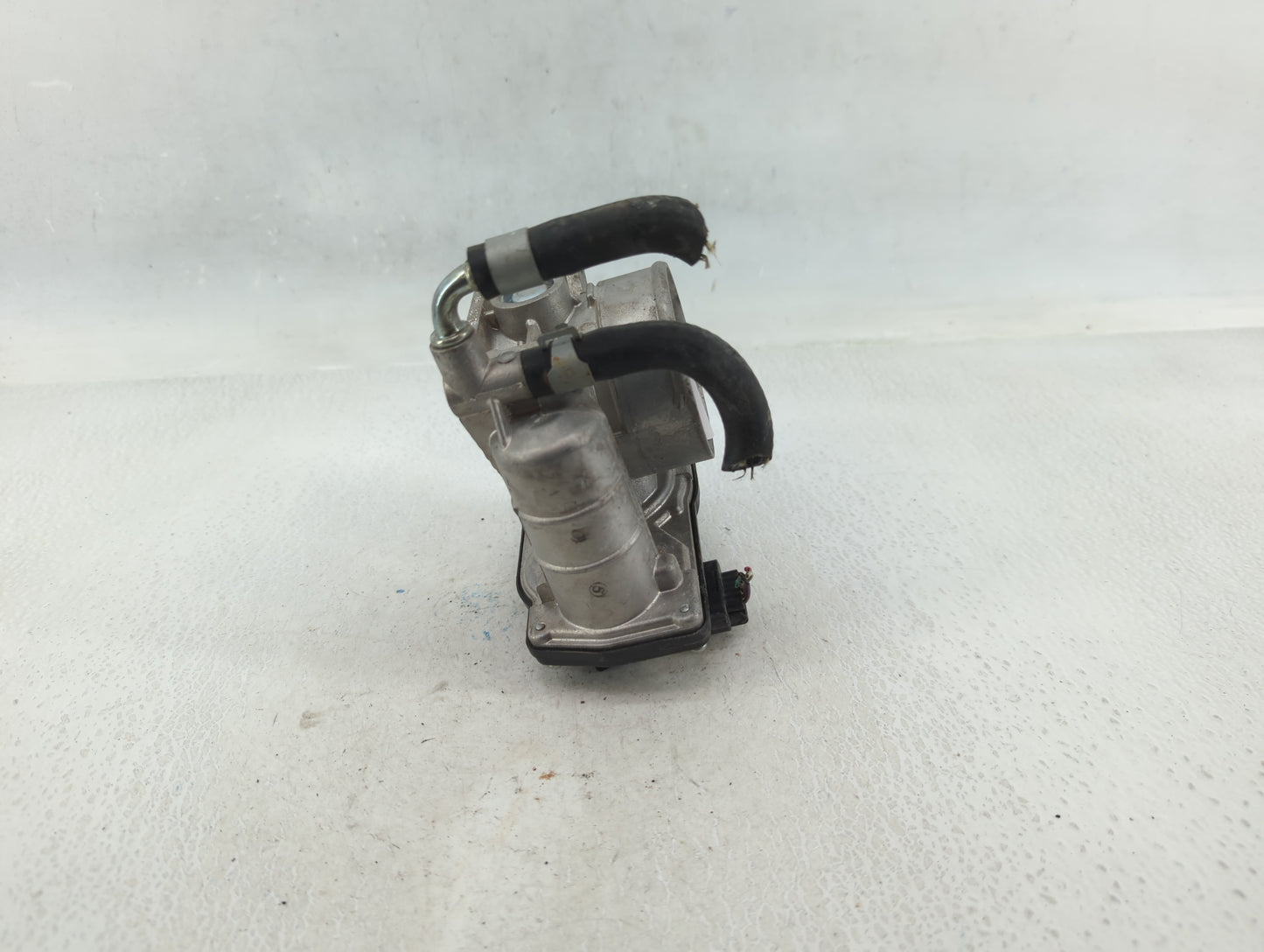 2008-2013 Infiniti G37 Throttle Body P/N:3227H REM60-16 Fits OEM Used Auto Parts - Oemusedautoparts1.com