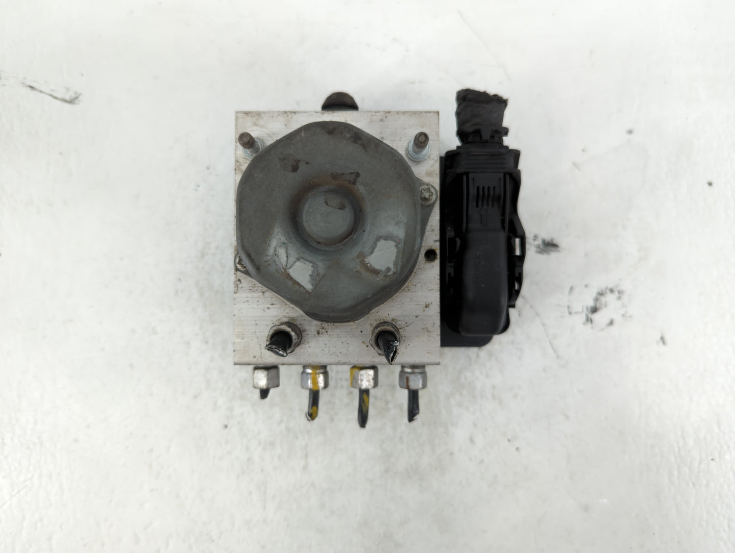 2013 Infiniti Jx35 ABS Pump Control Module Replacement P/N:P68183803AA Fits Fits 2014 OEM Used Auto Parts - Oemusedautoparts