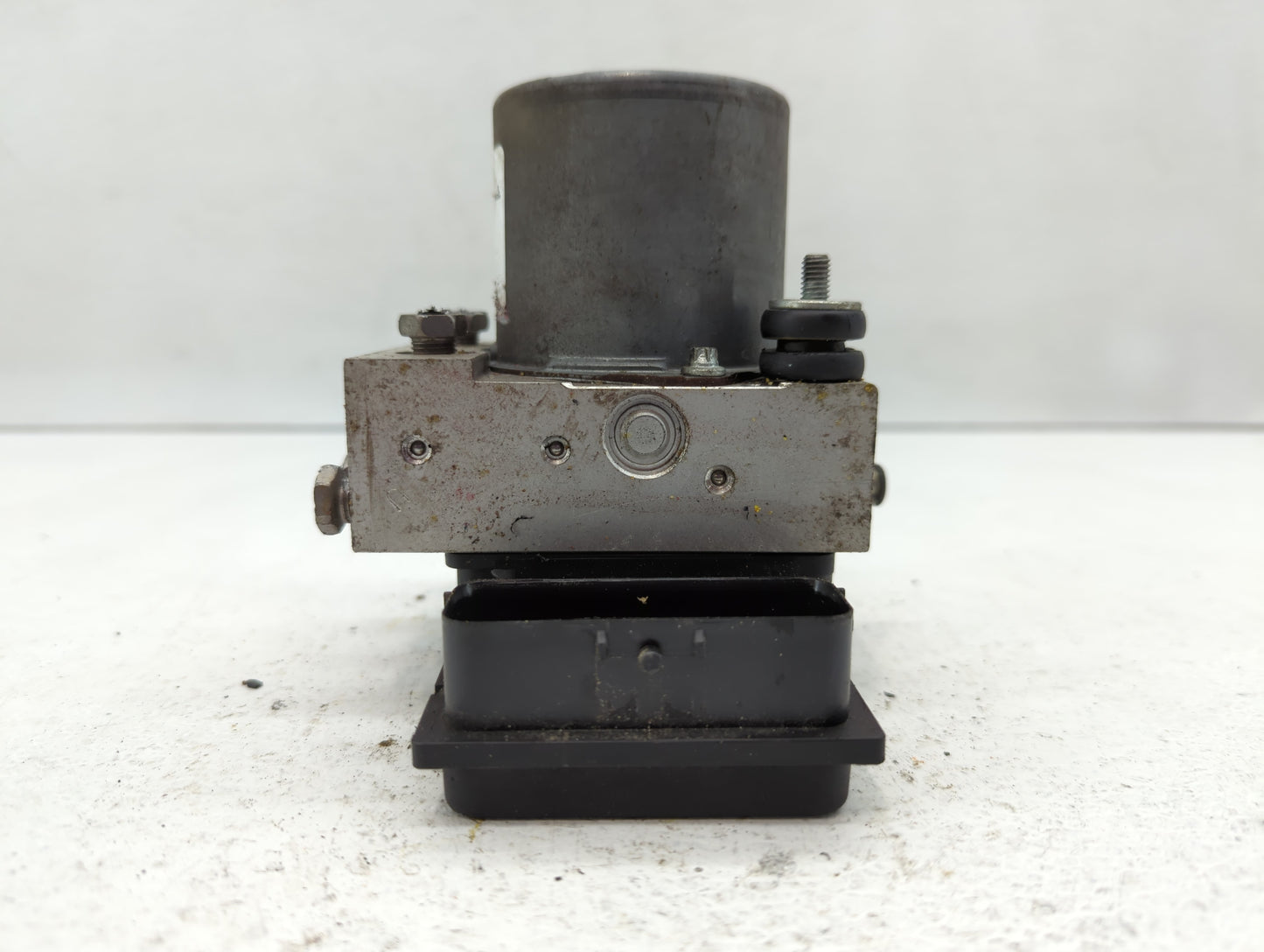 2013 Infiniti M37 ABS Pump Control Module Replacement Fits OEM Used Auto Parts - Oemusedautoparts1.com