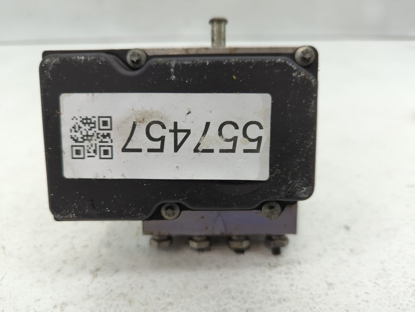 2013 Infiniti M37 ABS Pump Control Module Replacement Fits OEM Used Auto Parts - Oemusedautoparts1.com