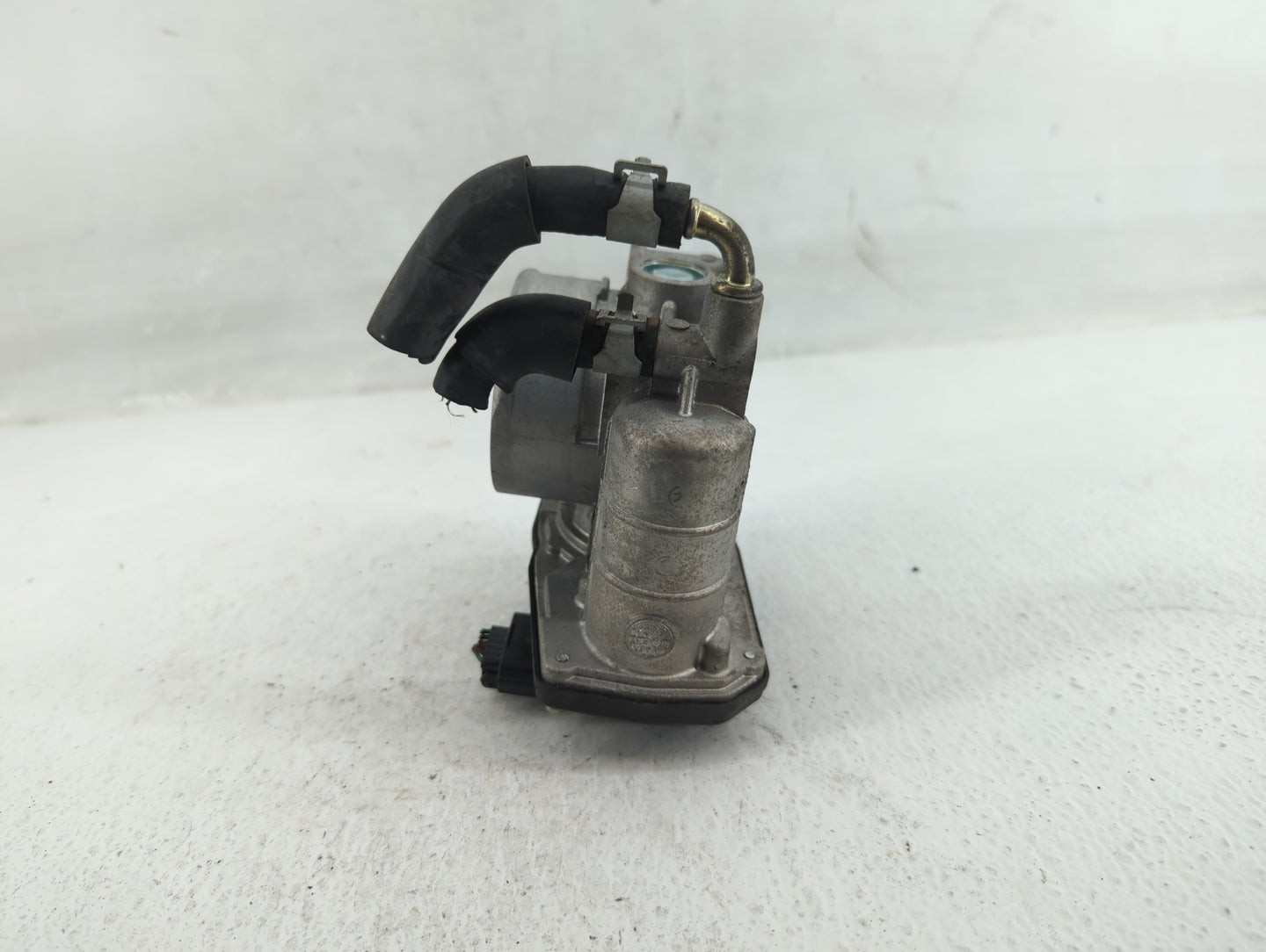 2011-2013 Infiniti M37 Throttle Body Fits Fits 2007 2008 2009 2010 2011 2012 2013 2014 2015 2016 2017 2018 2019 2020 OEM Use