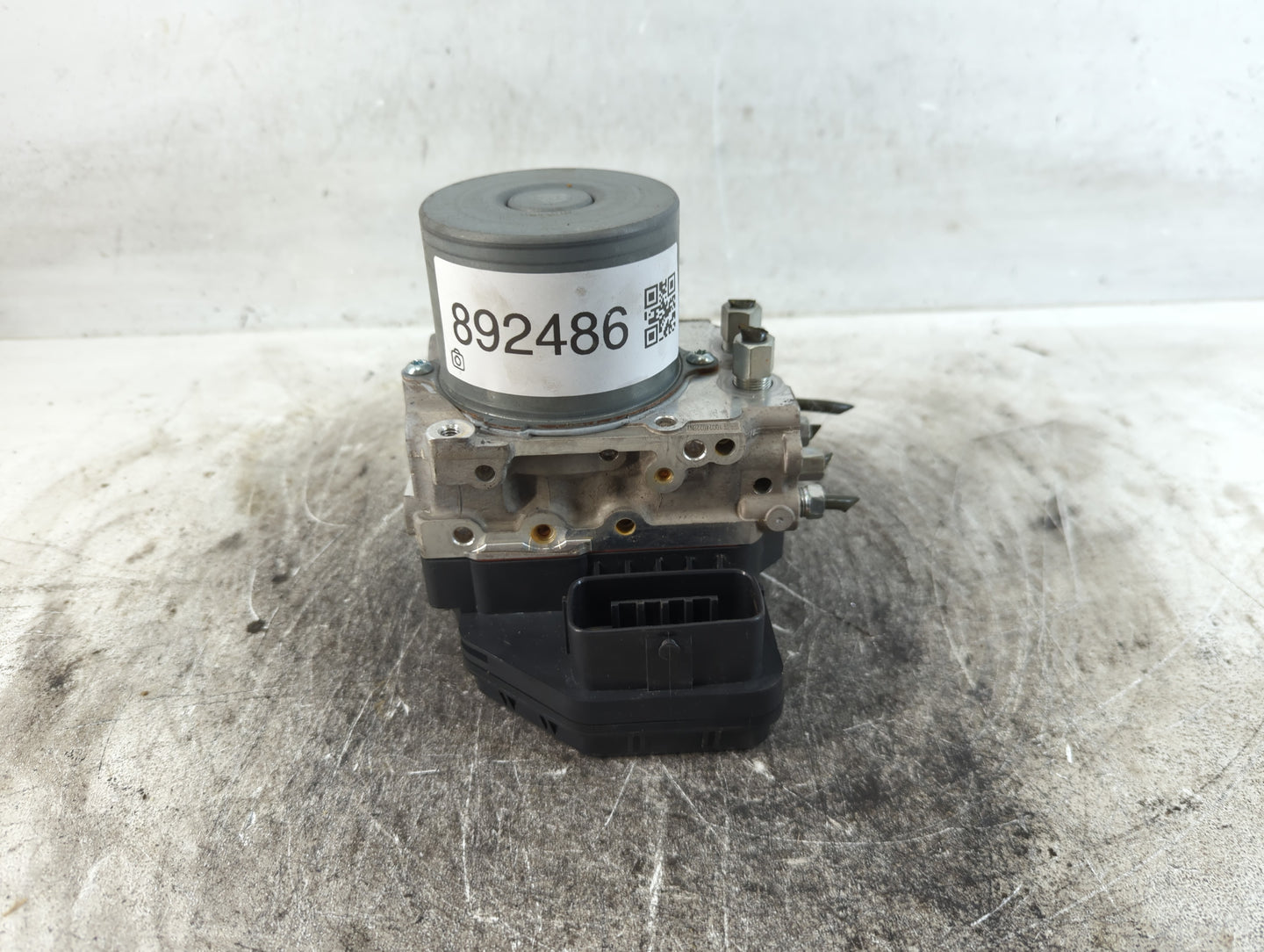 2013 Infiniti M37 ABS Pump Control Module Replacement P/N:47660 1ME0B Fits OEM Used Auto Parts - Oemusedautoparts1.com
