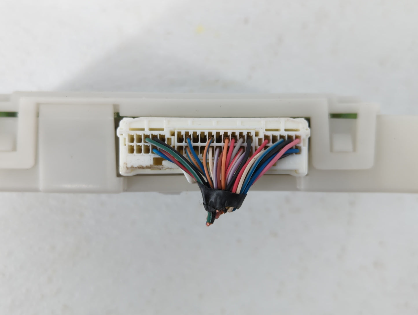 2013 Infiniti Qx56 27760 1ZS3A AIR CONDITIONER AMPLIFIER MODULE - Oemusedautoparts1.com