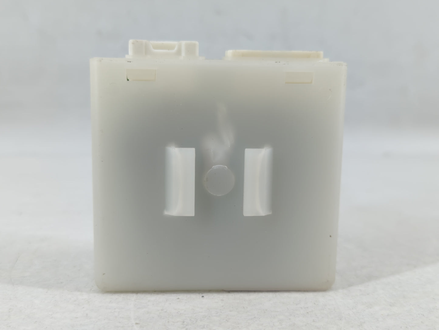 2012-2013 Infiniti Qx56 Chassis Control Module Ccm Bcm Body Control - Oemusedautoparts1.com