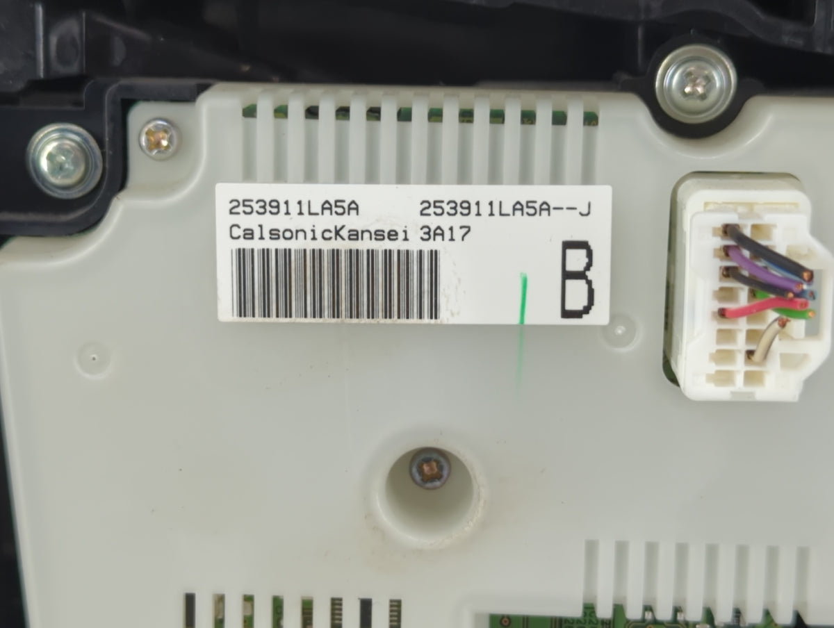 2011-2013 Infiniti Qx56 Am Fm Cd Player Radio Receiver 583829 - Oemusedautoparts1.com