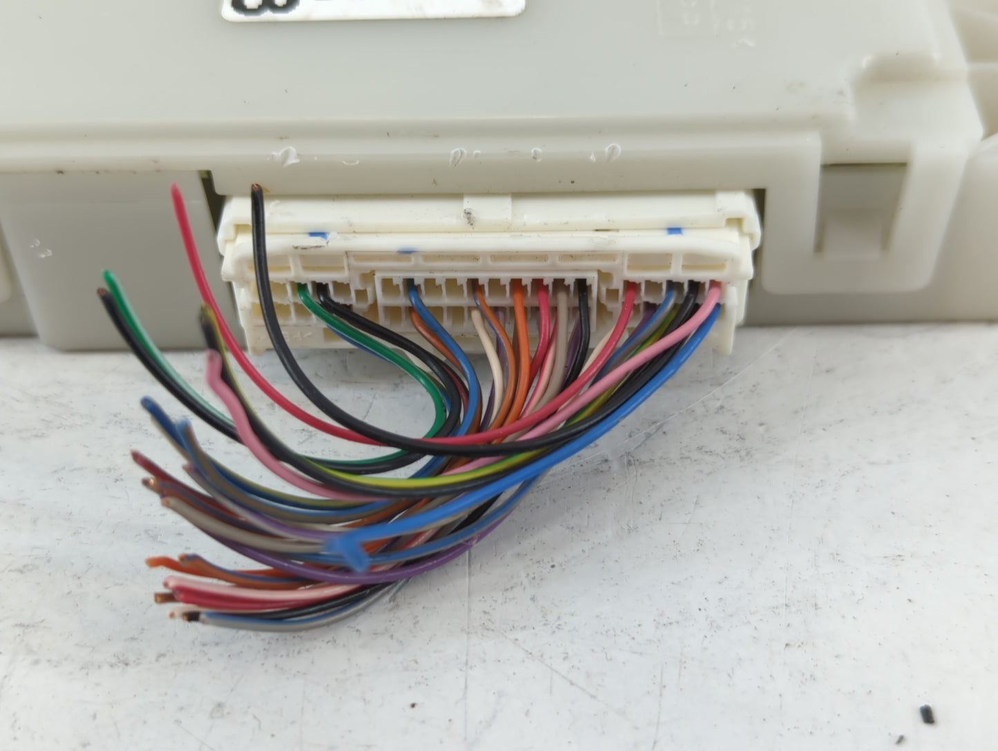 2011-2013 Infiniti Qx56 Body Control Module Bcm Inner Cabin Fuse Box - Oemusedautoparts1.com