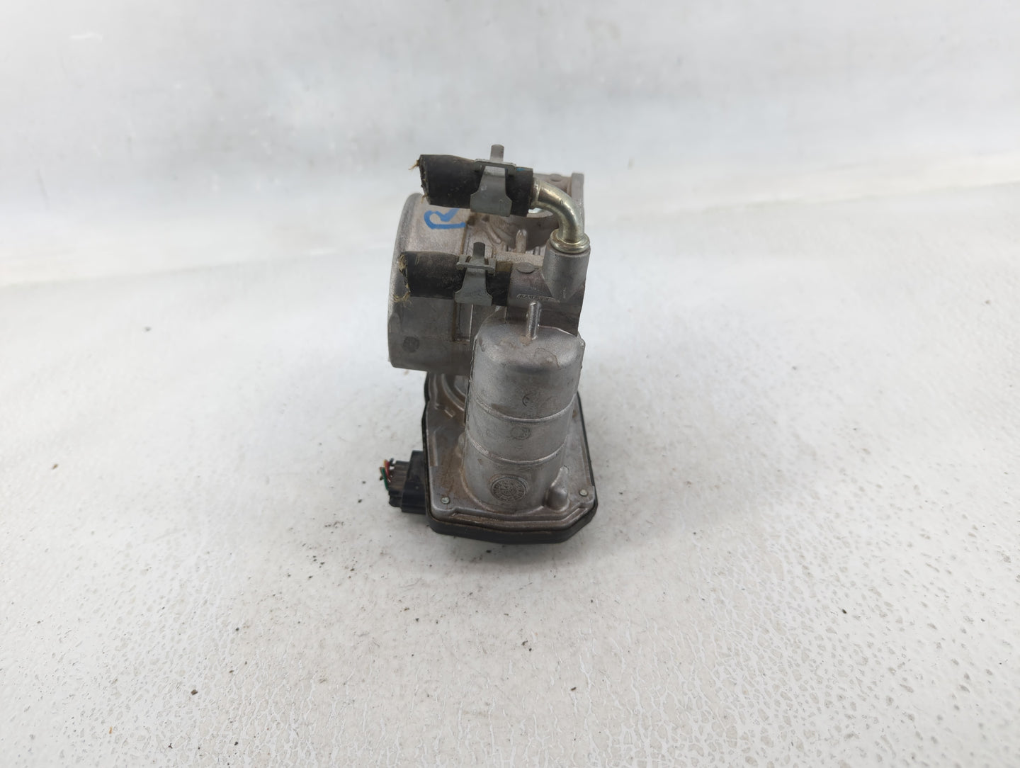 2014-2017 Infiniti Qx70 Throttle Body P/N:RME60-21 5X20H Fits OEM Used Auto Parts - Oemusedautoparts1.com