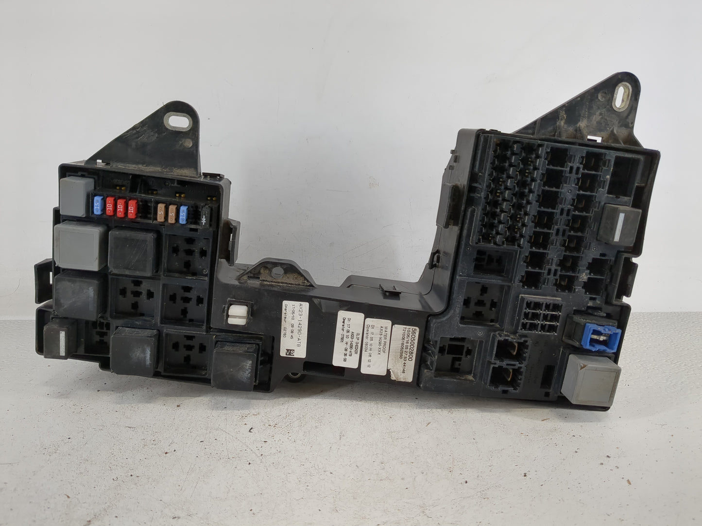 2013 Jaguar Xf Fusebox Fuse Box Panel Relay Module P/N:5605002800 Fits OEM Used Auto Parts - Oemusedautoparts1.com