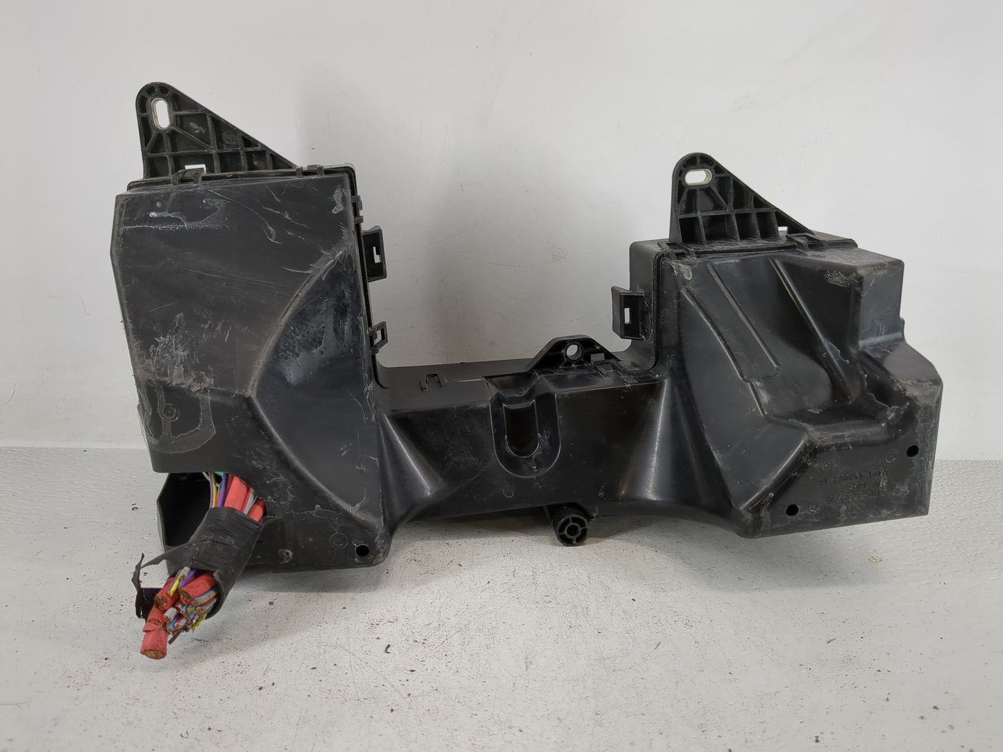 2013 Jaguar Xf Fusebox Fuse Box Panel Relay Module P/N:5605002800 Fits OEM Used Auto Parts - Oemusedautoparts1.com
