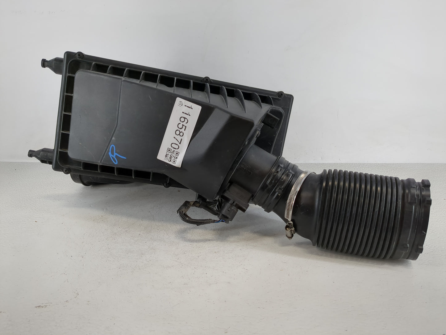 2013 Jaguar Xf Air Cleaner Intake-duct Hose Tube - Oemusedautoparts1.com