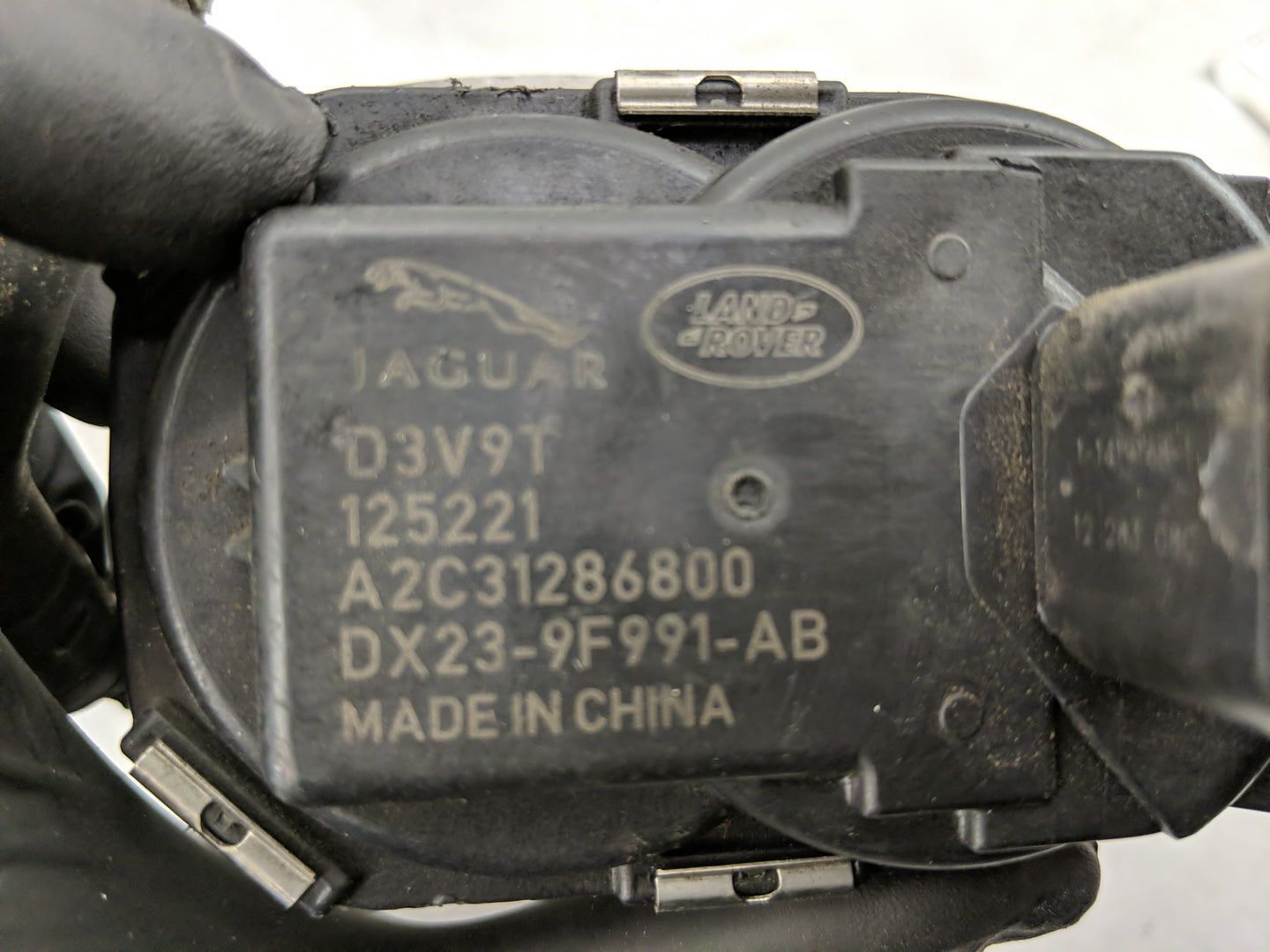 2013-2019 Jaguar Xf Throttle Body P/N:DX23-9F991-AB Fits Fits 2013 2014 2015 2016 2017 2018 2019 2020 OEM Used Auto Parts - 