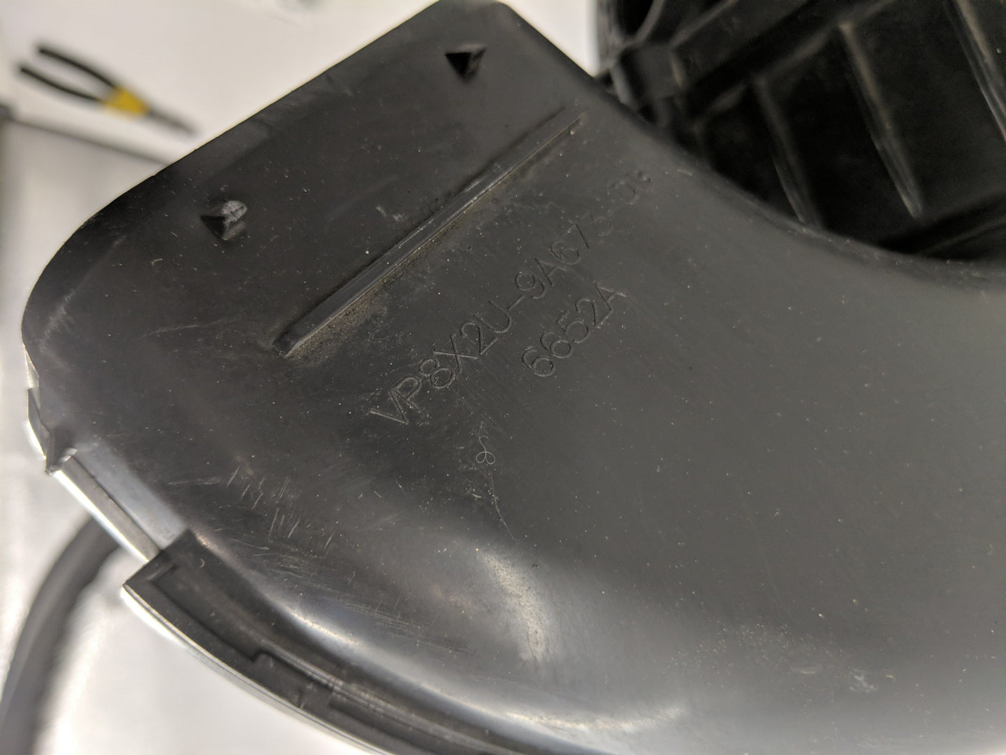 2013-2014 Jaguar Xf Air Cleaner Intake-duct Hose Tube - Oemusedautoparts1.com