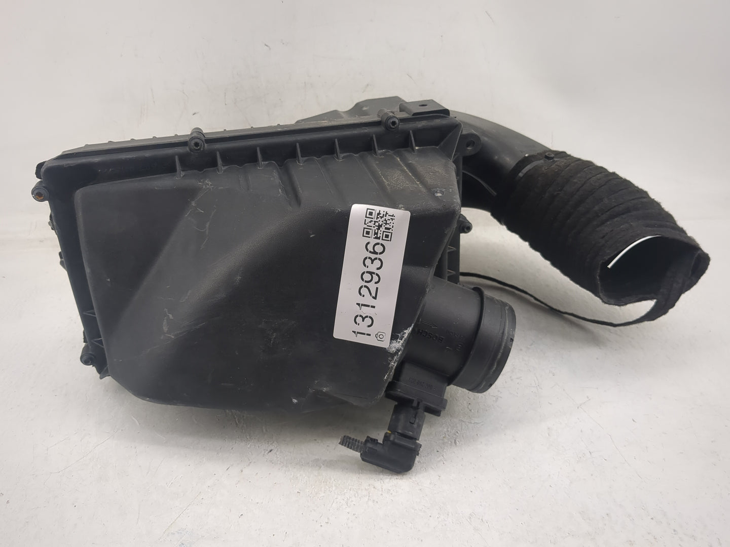 2013 Jaguar Xf Air Cleaner Intake-duct Hose Tube - Oemusedautoparts1.com