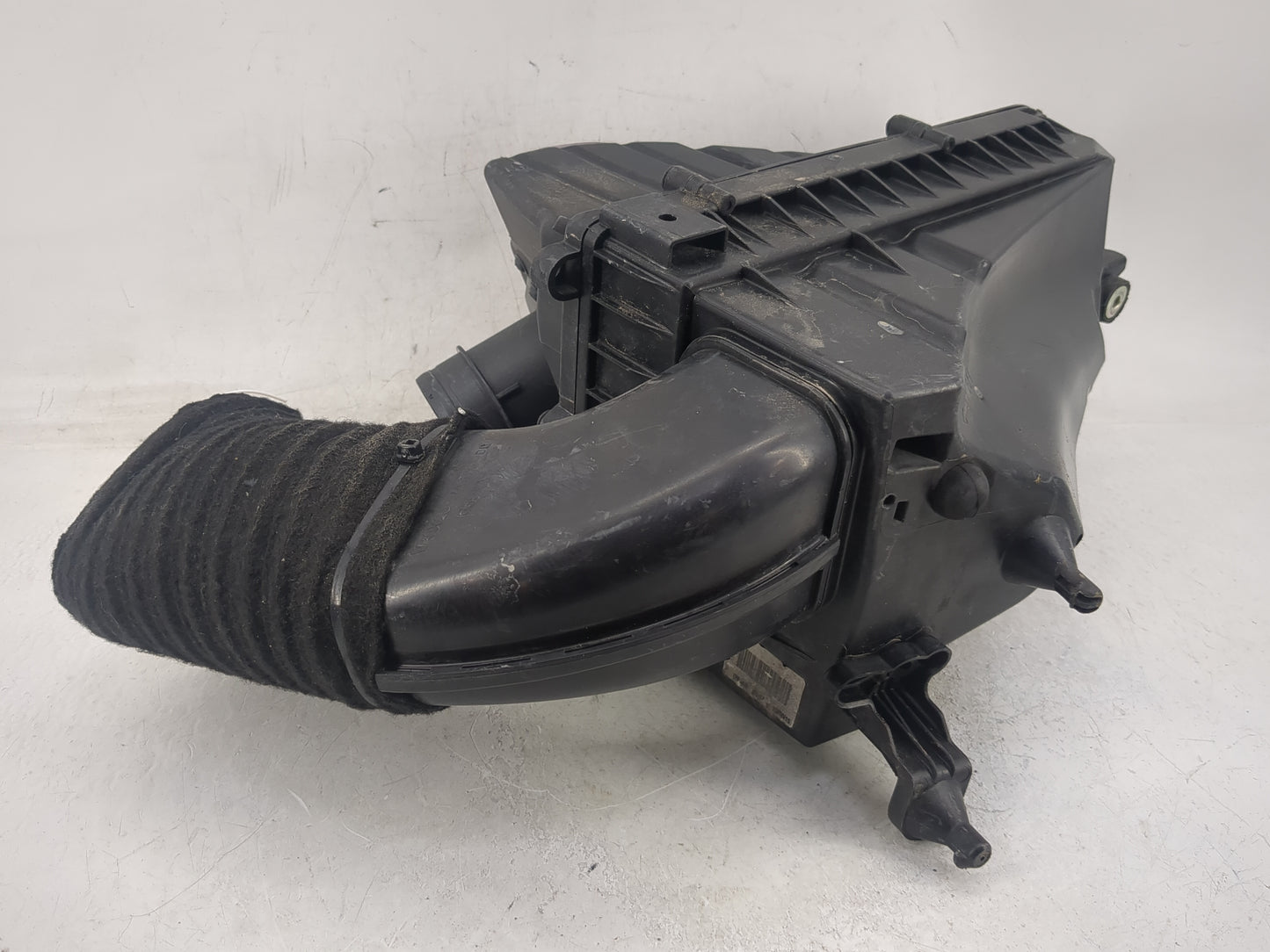 2013 Jaguar Xf Air Cleaner Intake-duct Hose Tube - Oemusedautoparts1.com