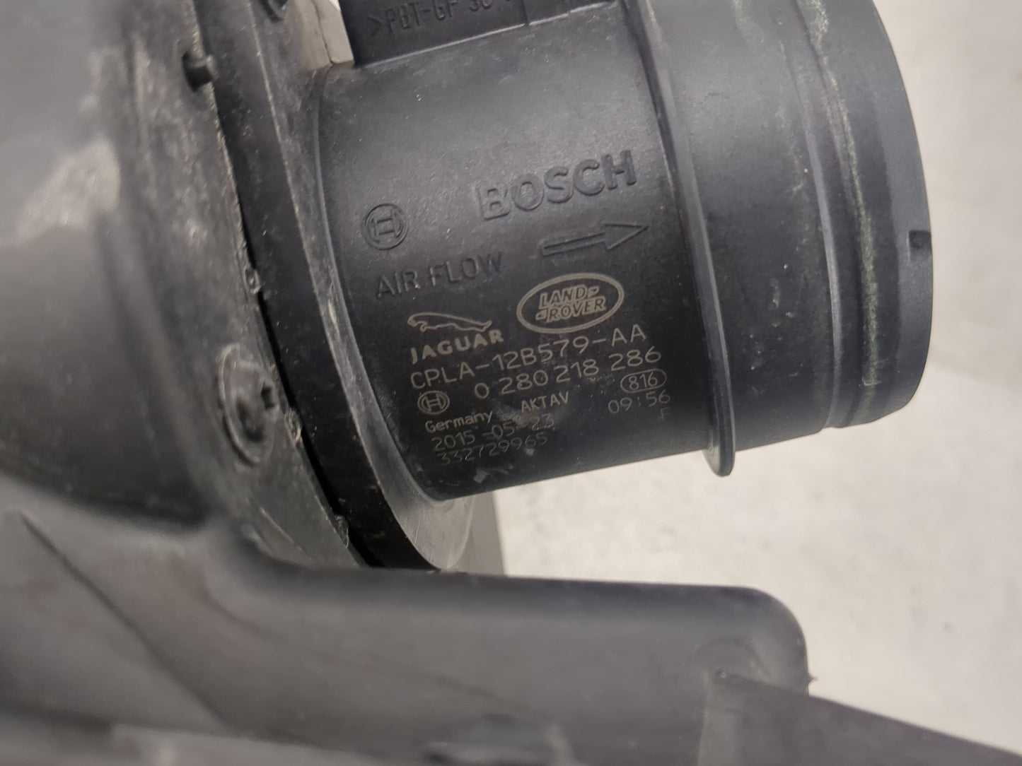 2013 Jaguar Xf Air Cleaner Intake-duct Hose Tube - Oemusedautoparts1.com