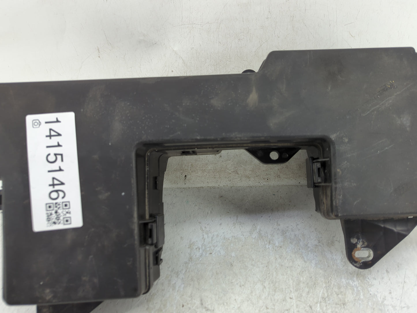 2013 Jaguar Xf Fusebox Fuse Box Panel Relay Module Fits OEM Used Auto Parts - Oemusedautoparts1.com