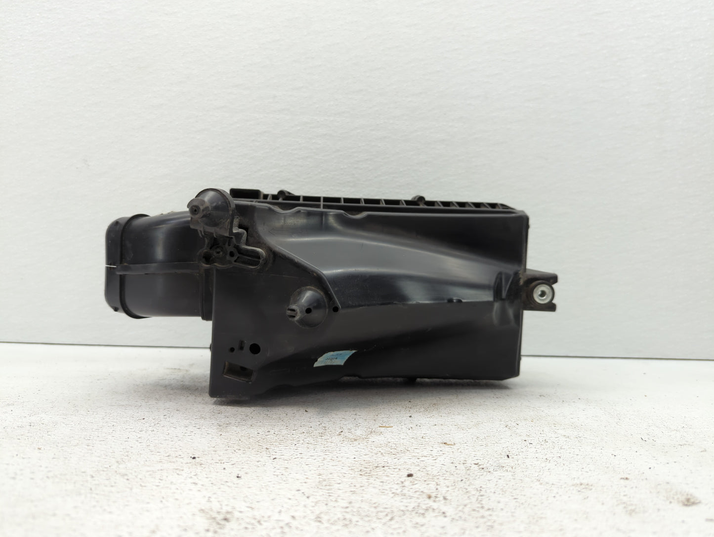 2013 Jaguar Xf Air Cleaner Intake-duct Hose Tube - Oemusedautoparts1.com