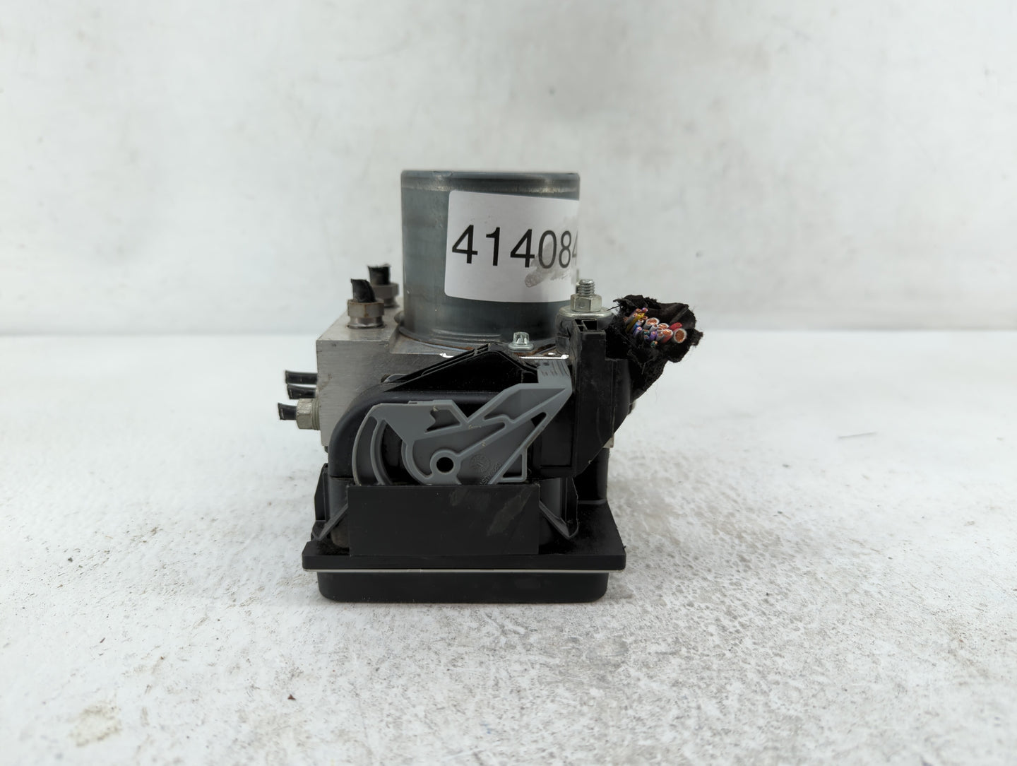 2013 Jaguar Xf ABS Pump Control Module Replacement P/N:DX23-2C405-BF Fits OEM Used Auto Parts - Oemusedautoparts1.com